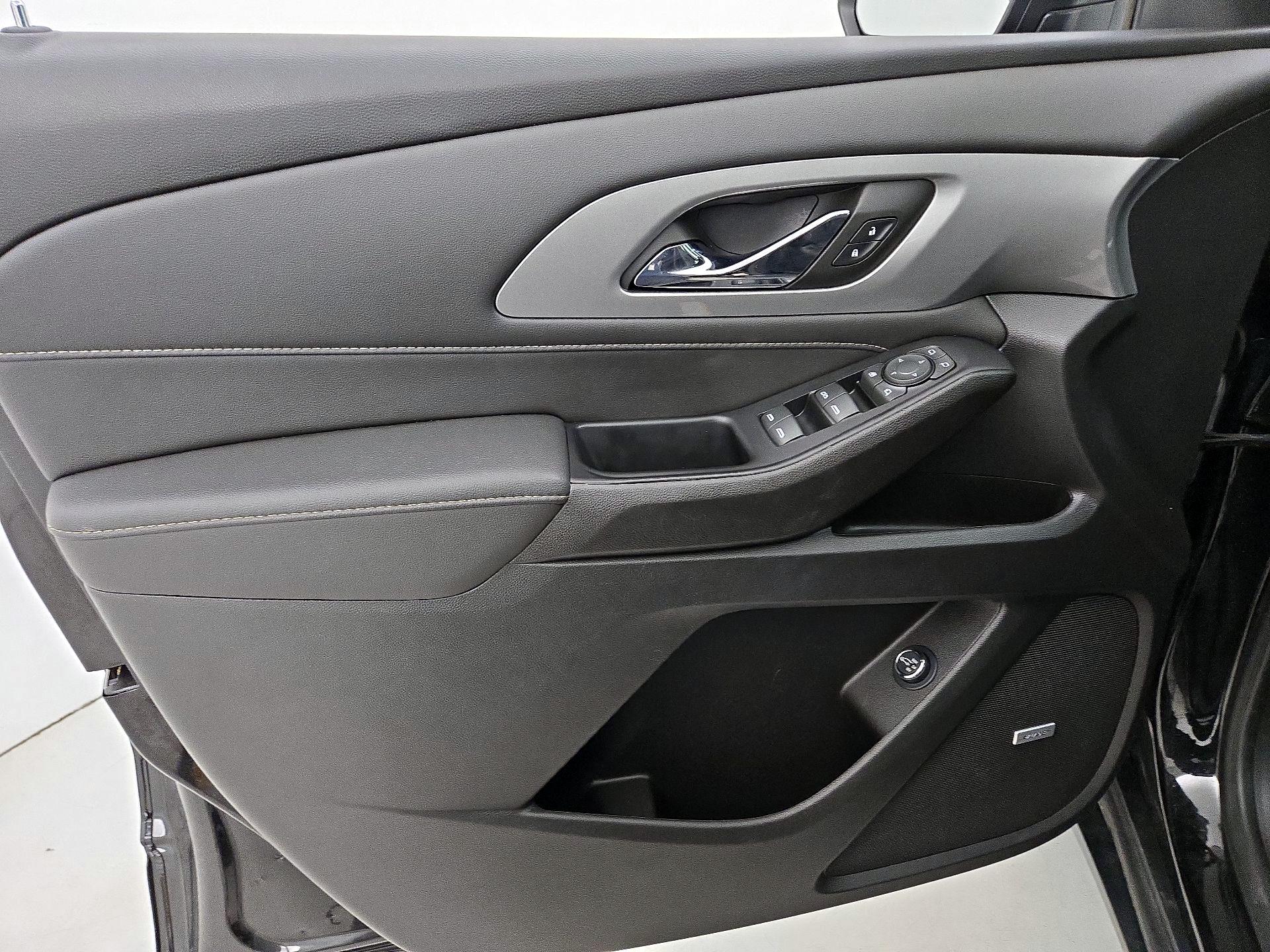 Thumbnail: 2023 Chevrolet Traverse - 12
