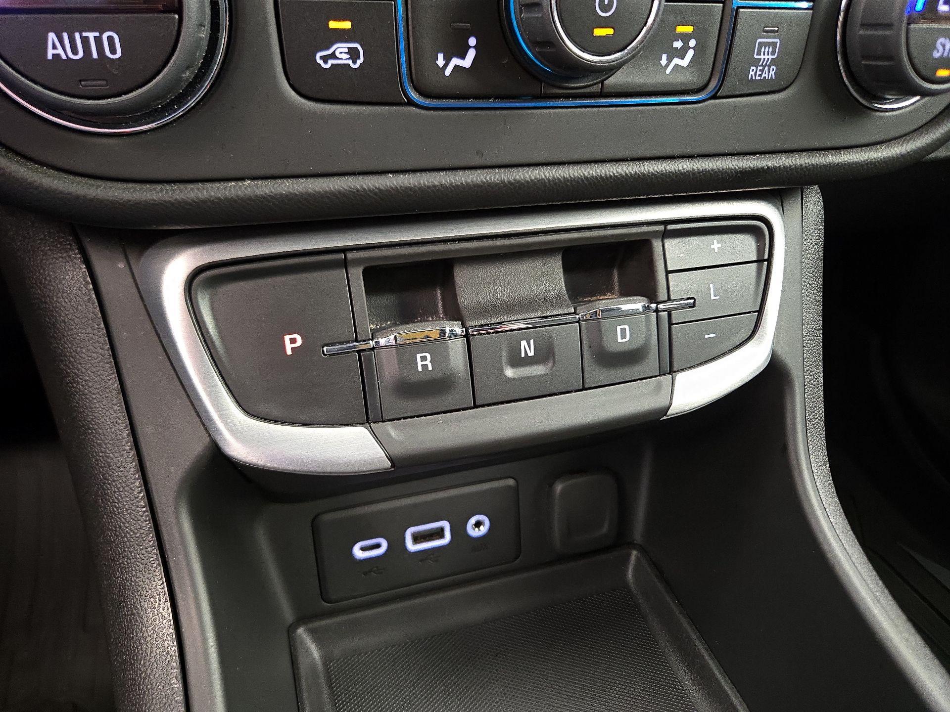 Thumbnail: 2022 GMC Terrain - 17