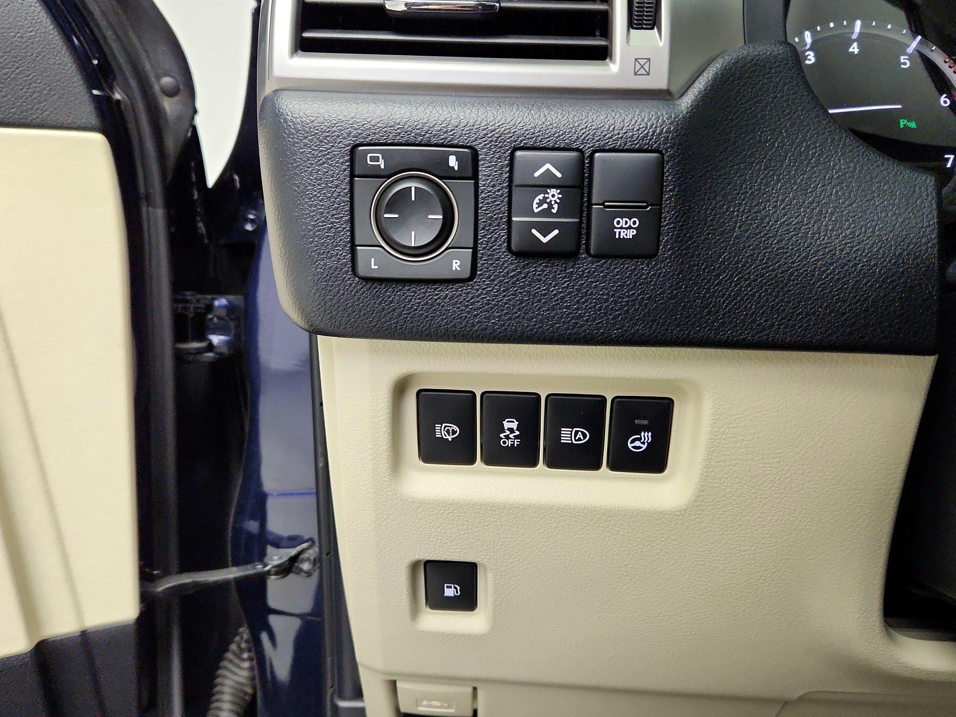 Thumbnail: 2023 Lexus GX - 13