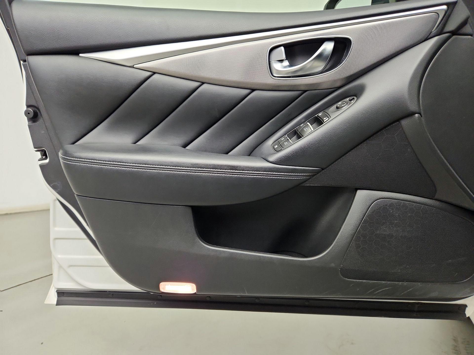 Thumbnail: 2014 INFINITI Q50 - 12