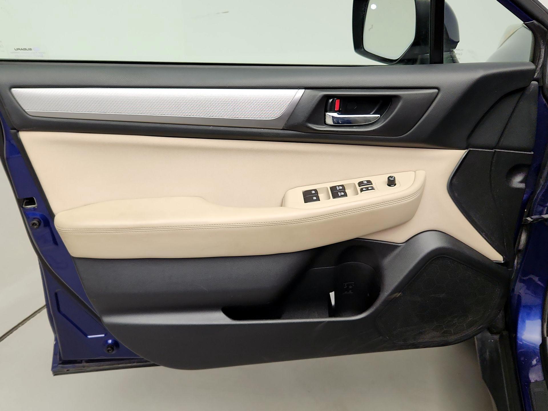 Thumbnail: 2015 Subaru Outback - 12