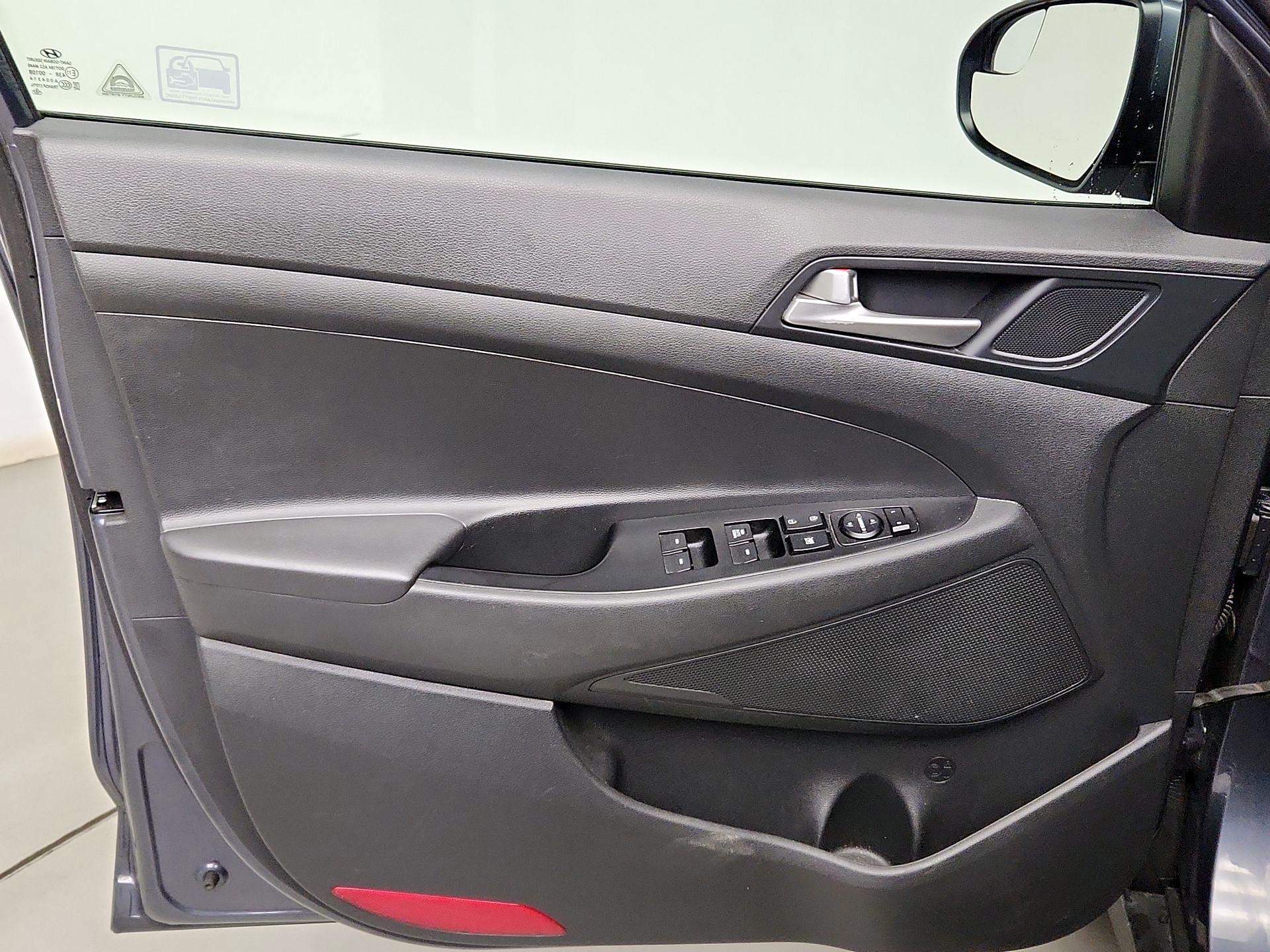 Thumbnail: 2019 Hyundai Tucson - 12