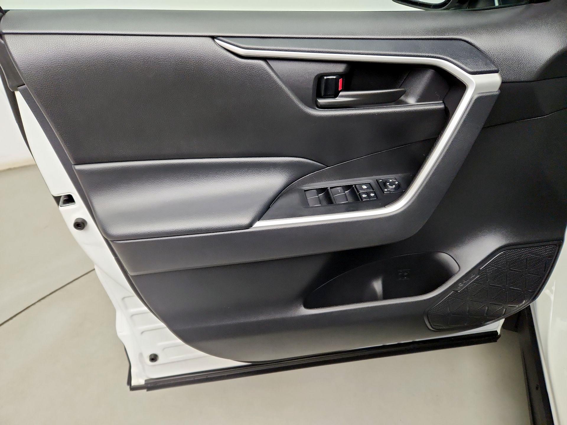 Thumbnail: 2024 Toyota RAV4 - 12