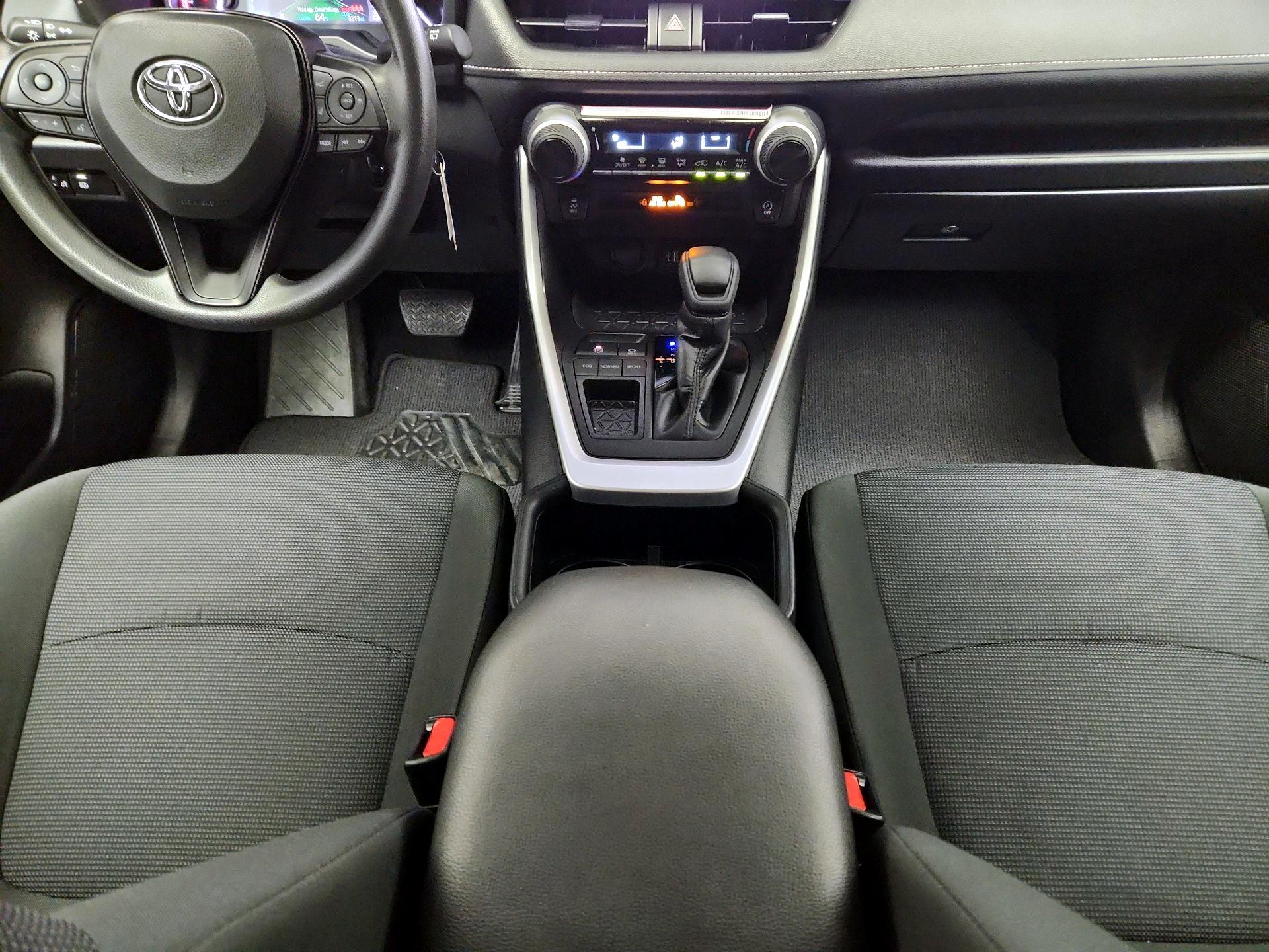 Thumbnail: 2024 Toyota RAV4 - 17