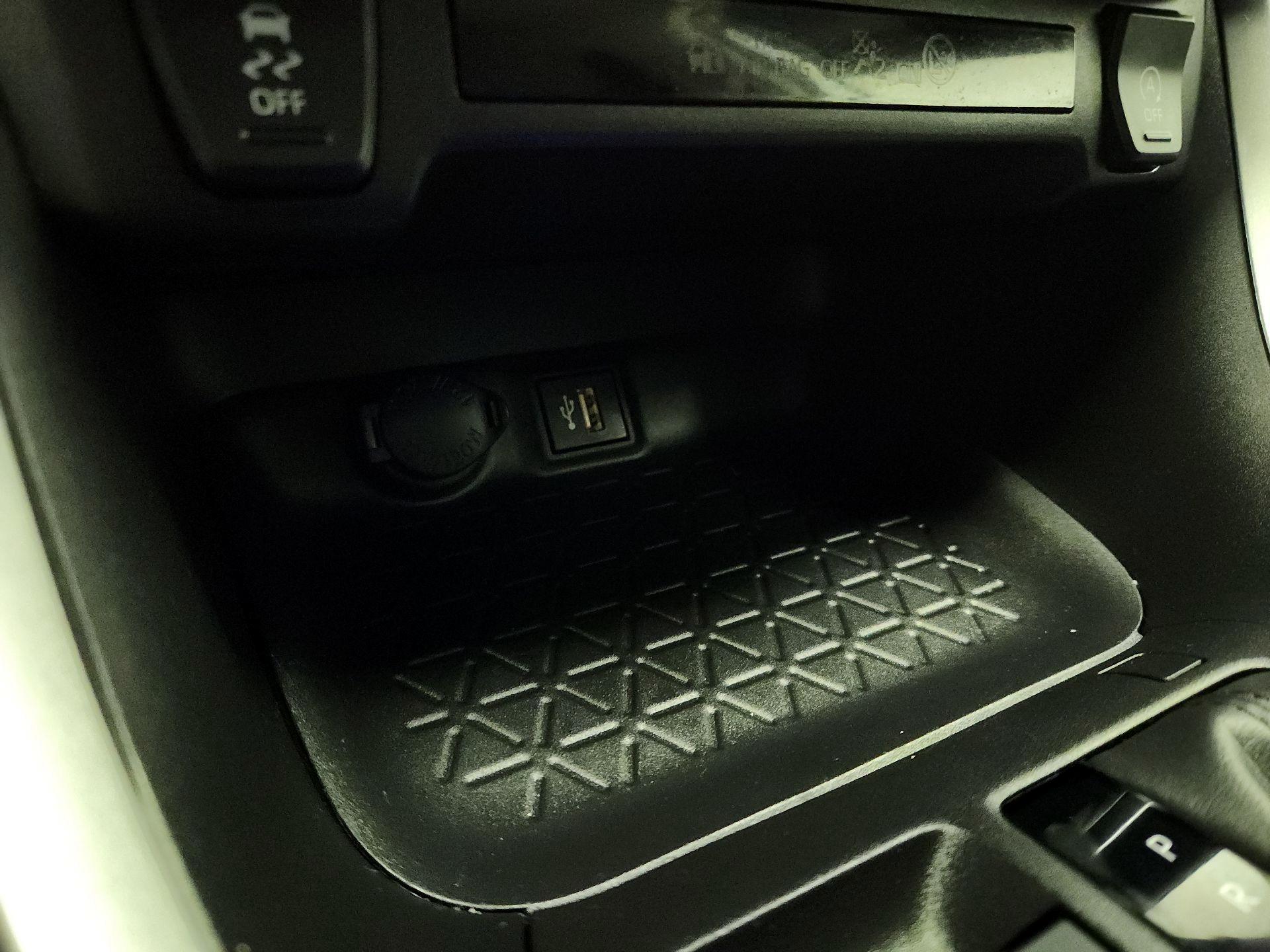 Thumbnail: 2024 Toyota RAV4 - 18