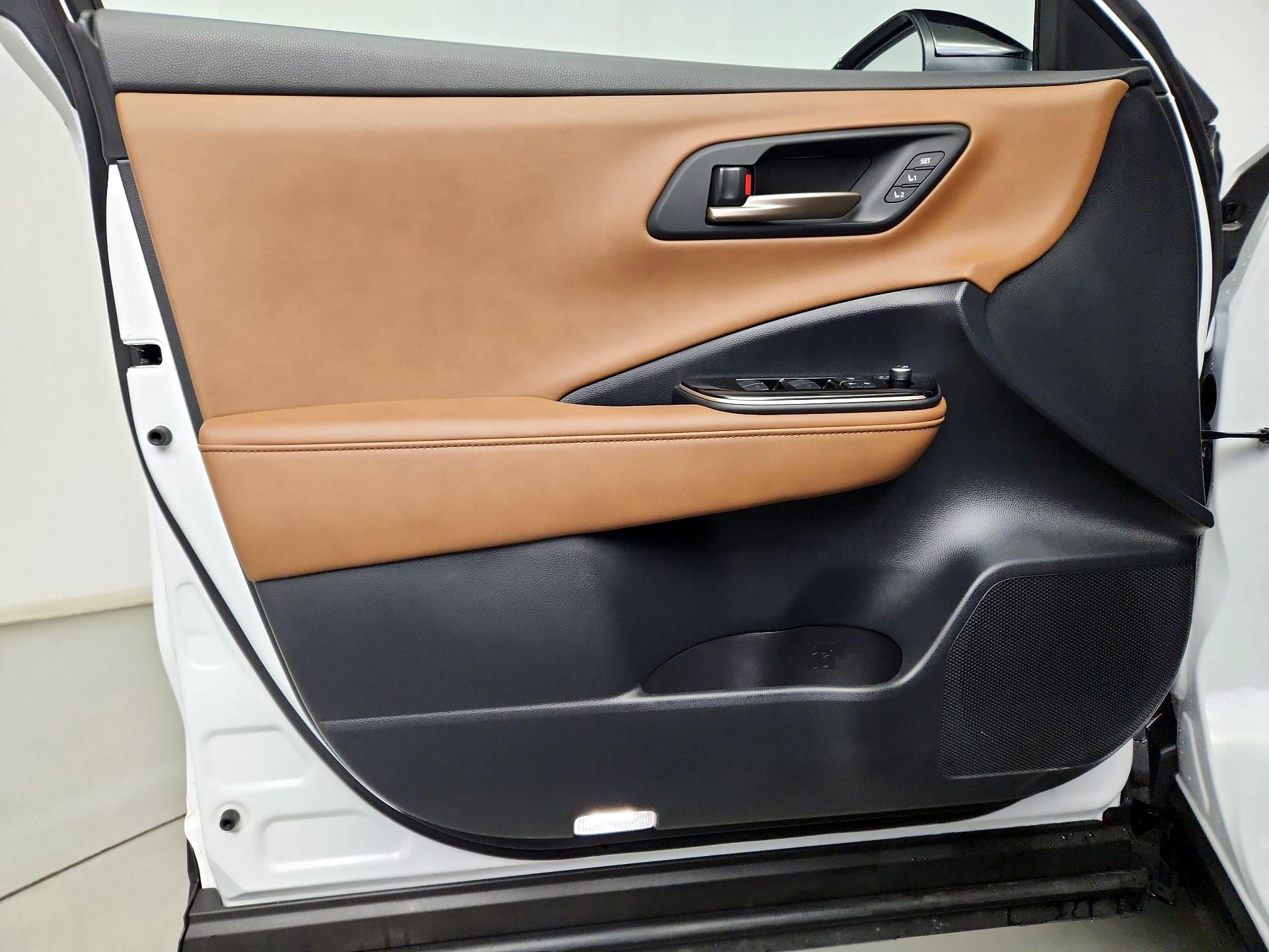 Thumbnail: 2025 Toyota Crown Signia - 12