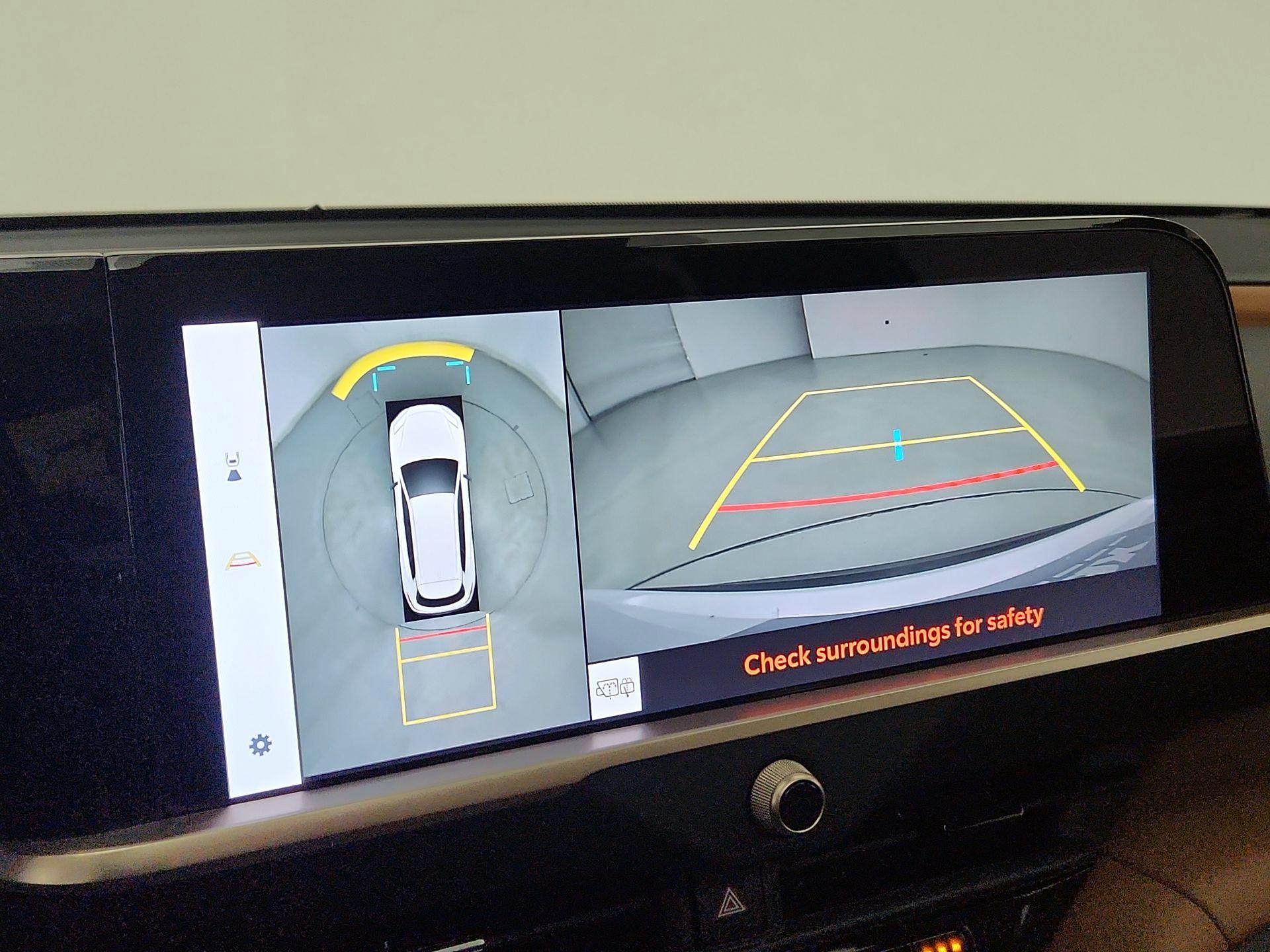 Thumbnail: 2025 Toyota Crown Signia - 14