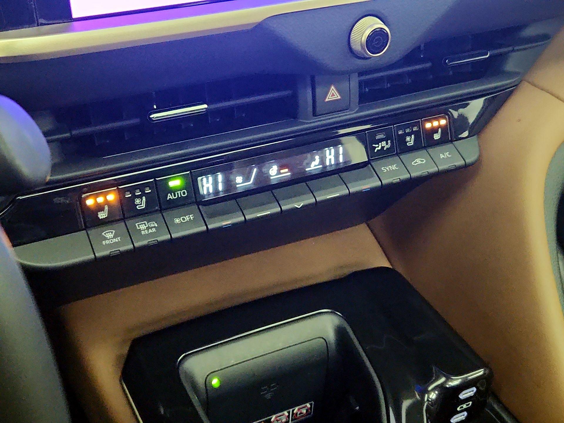 Thumbnail: 2025 Toyota Crown Signia - 16