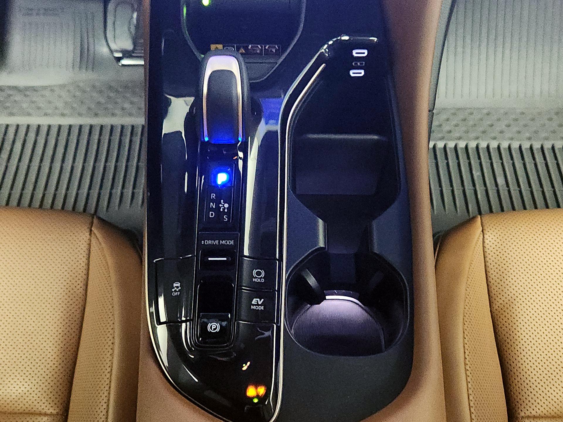 Thumbnail: 2025 Toyota Crown Signia - 17