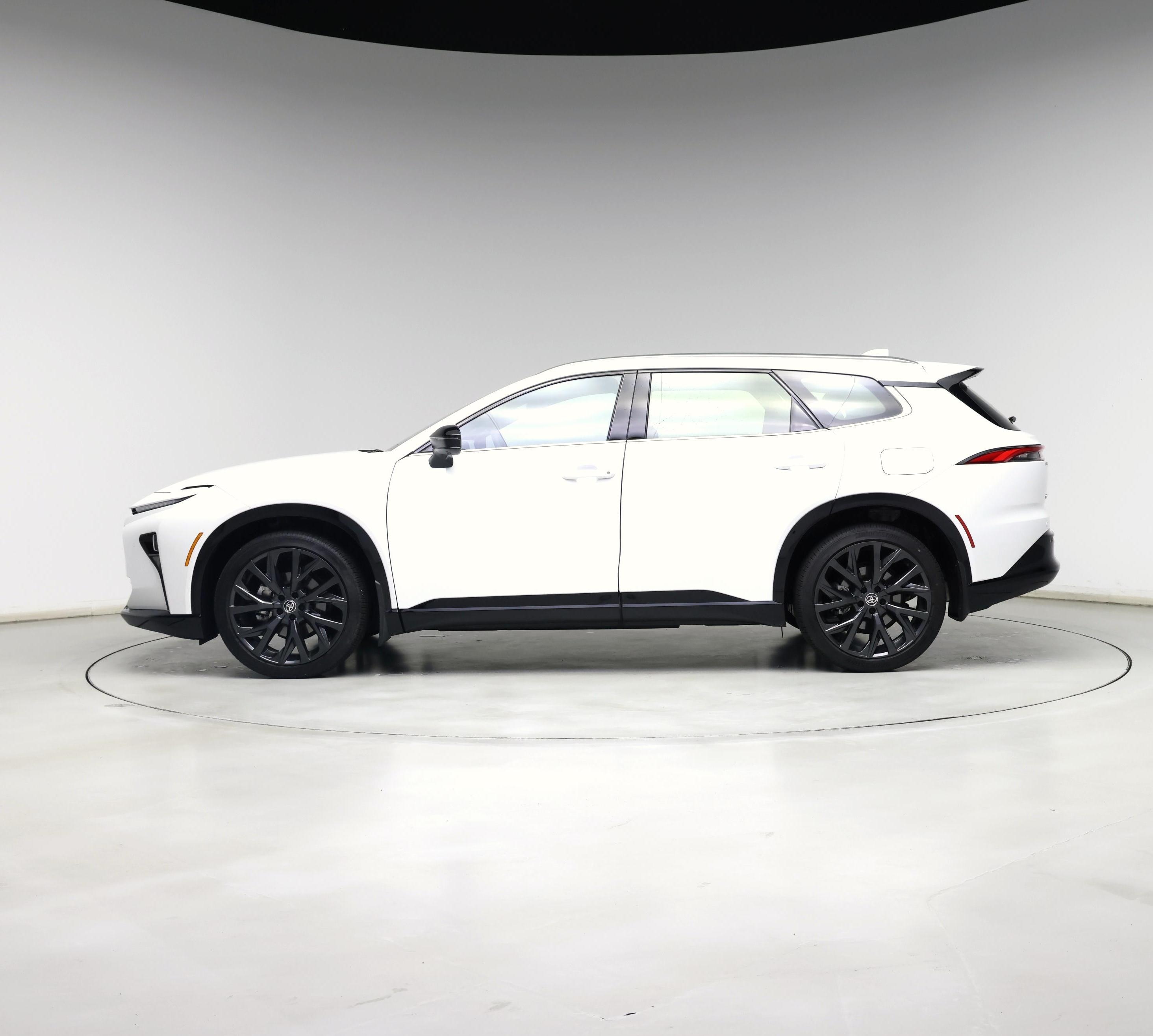 Thumbnail: 2025 Toyota Crown Signia - 3