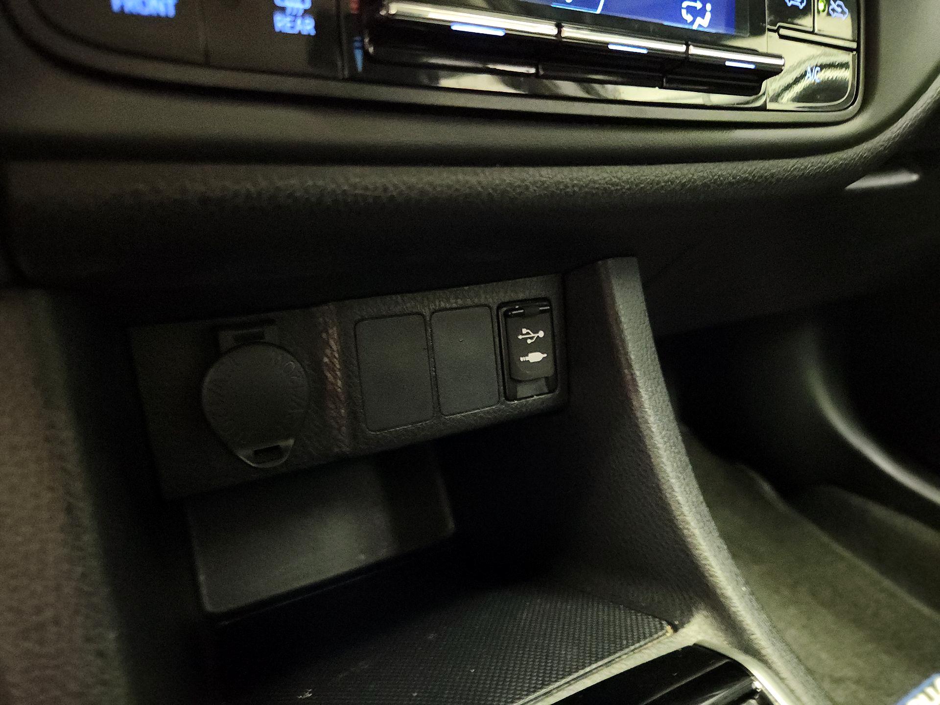 Thumbnail: 2017 Toyota Corolla - 18