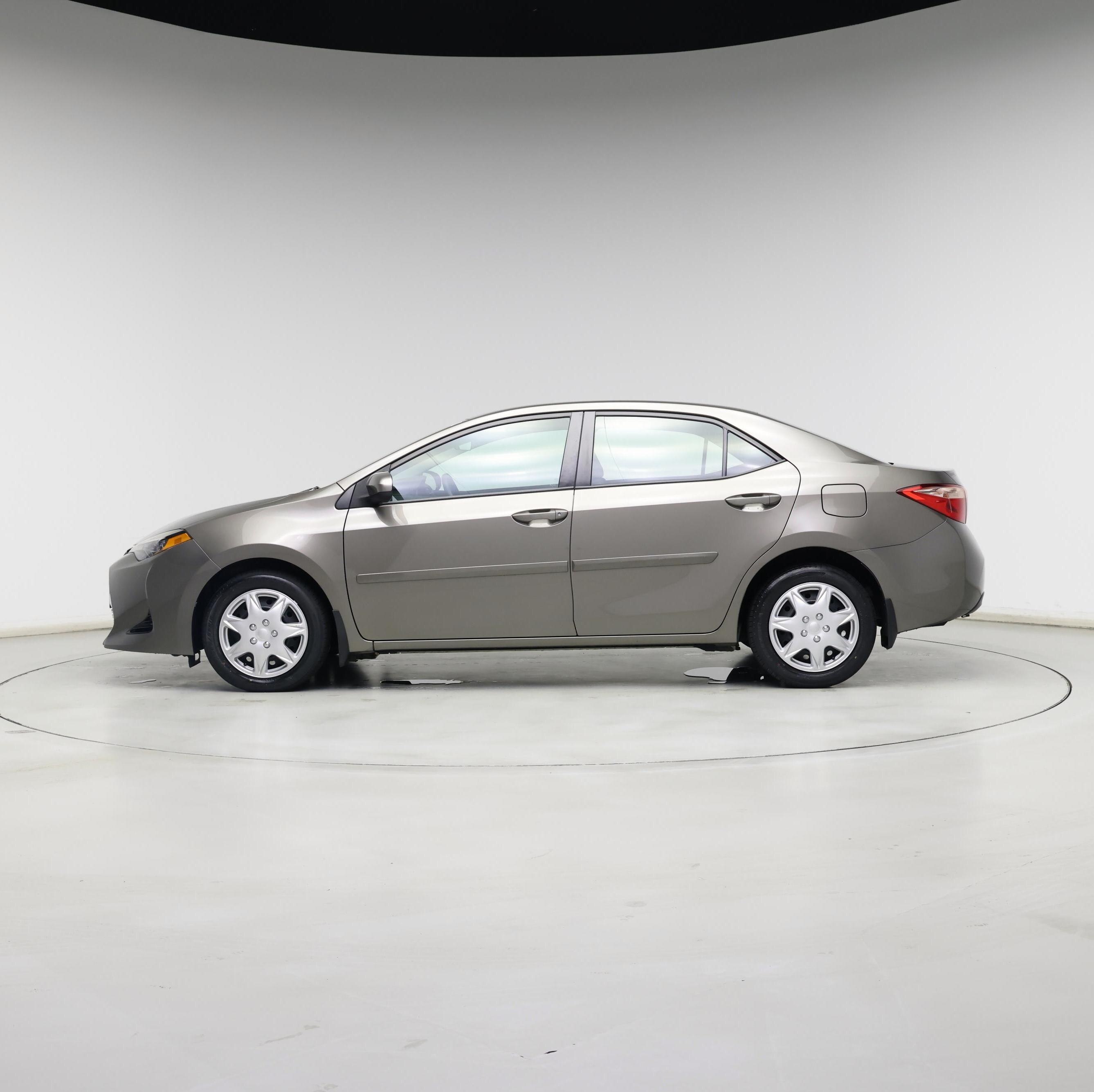 Thumbnail: 2017 Toyota Corolla - 3