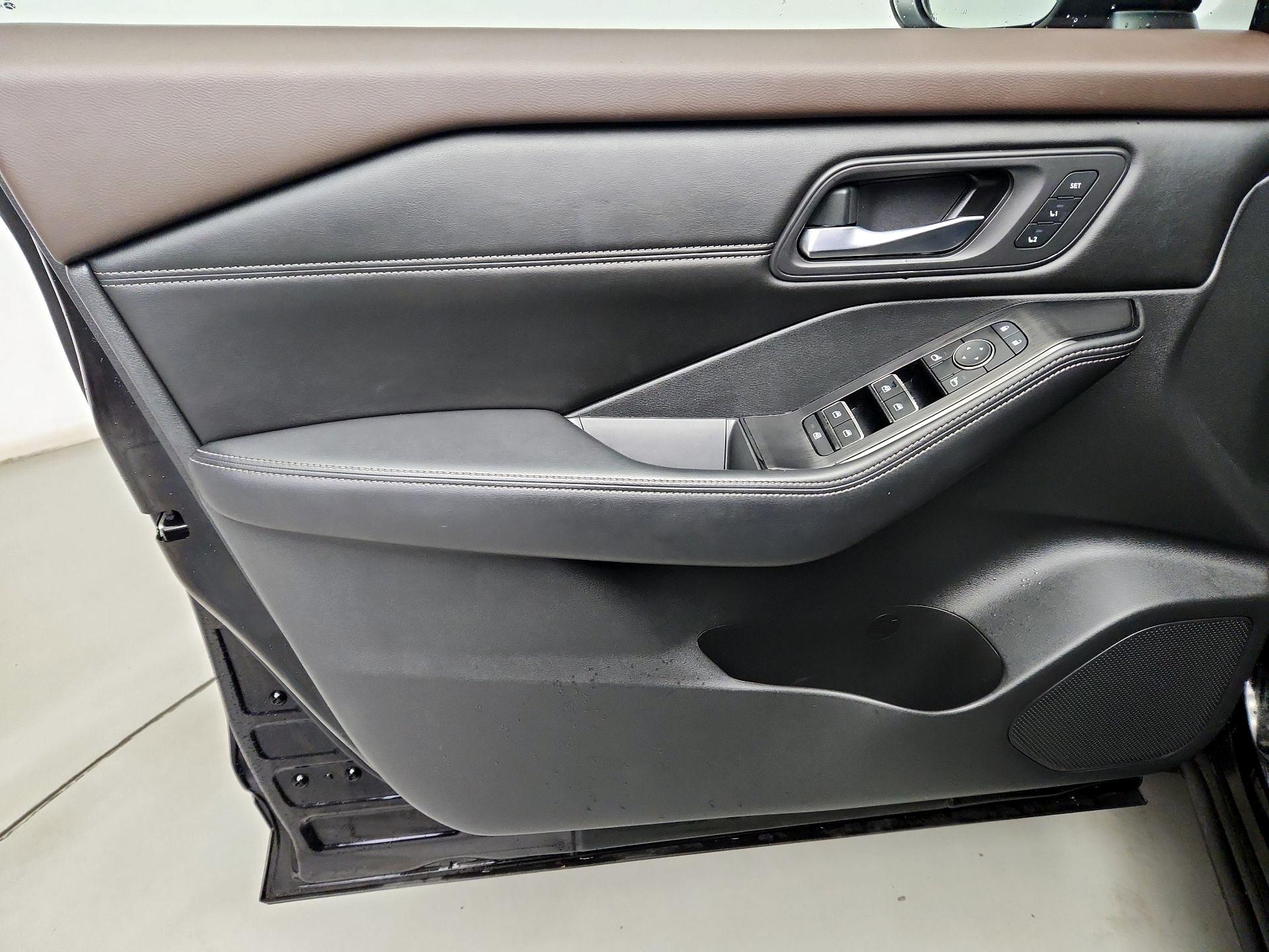 Thumbnail: 2022 Nissan Rogue - 12