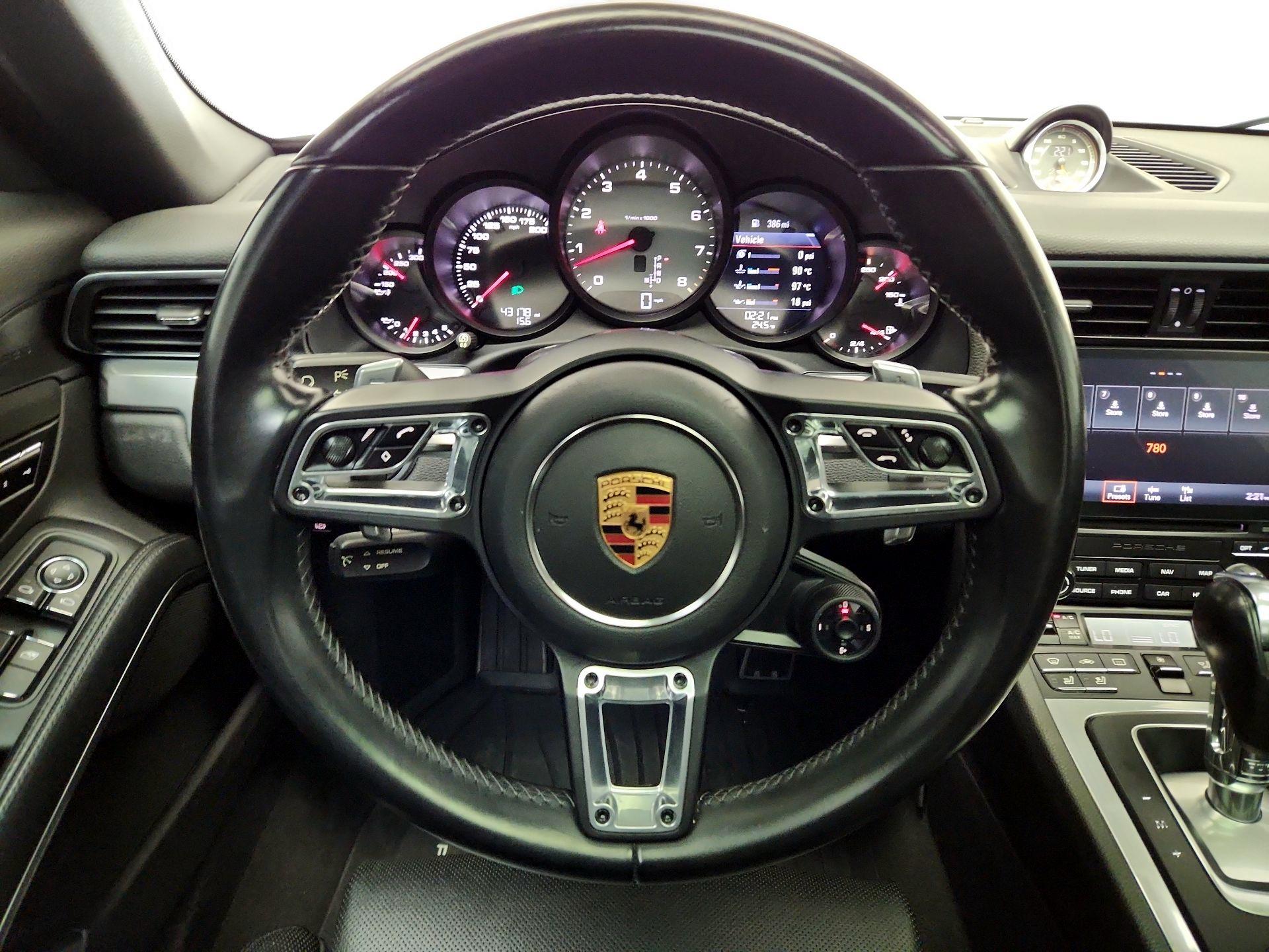 Thumbnail: 2017 Porsche 911 - 10