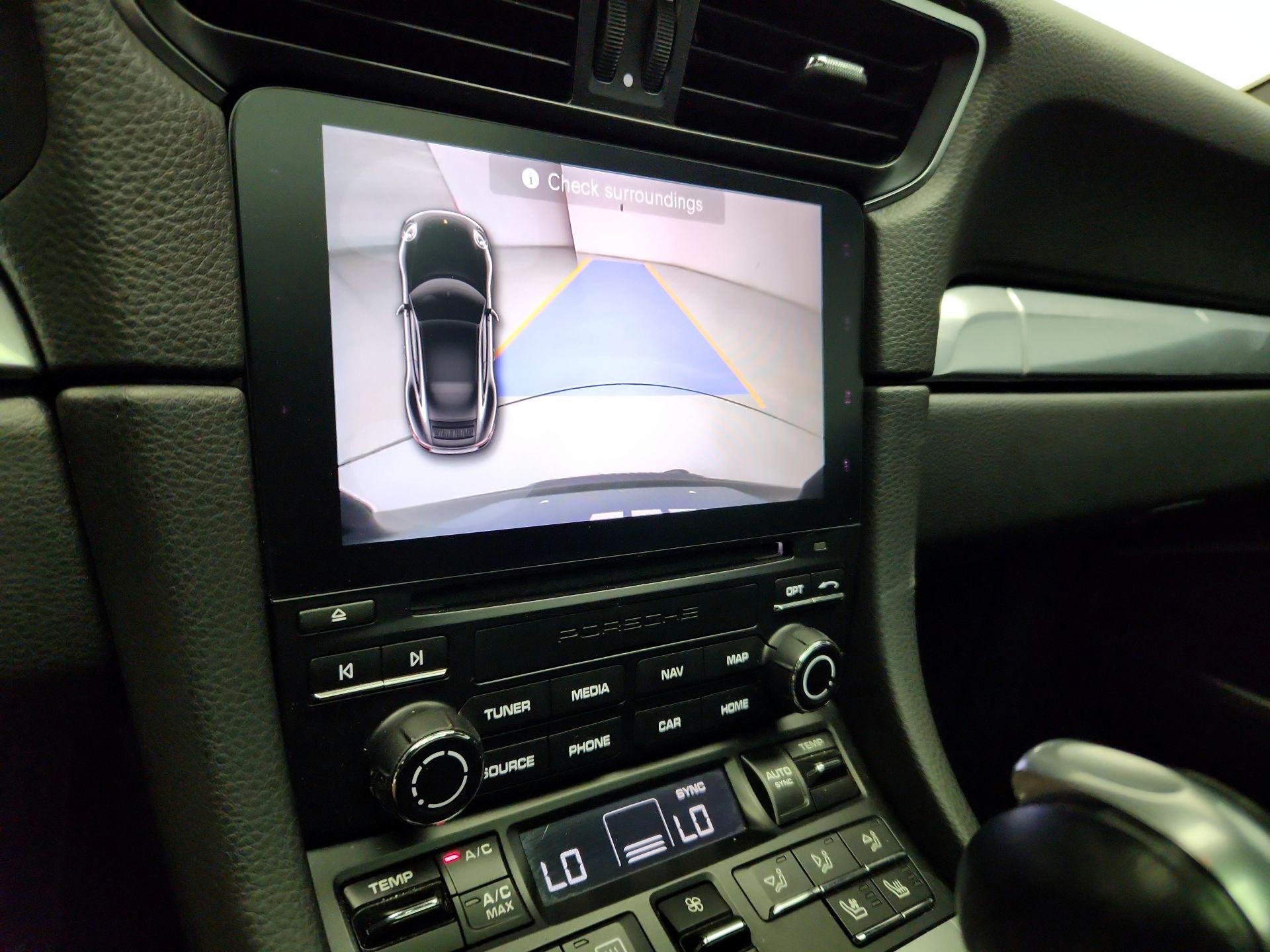 Thumbnail: 2017 Porsche 911 - 15