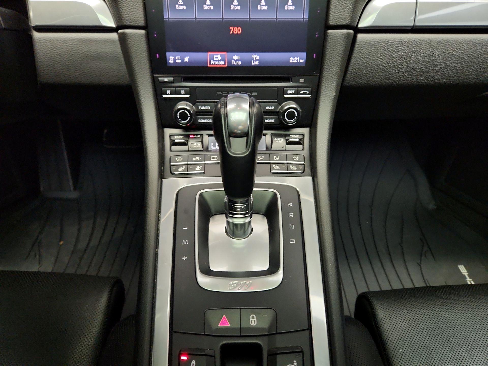 Thumbnail: 2017 Porsche 911 - 18