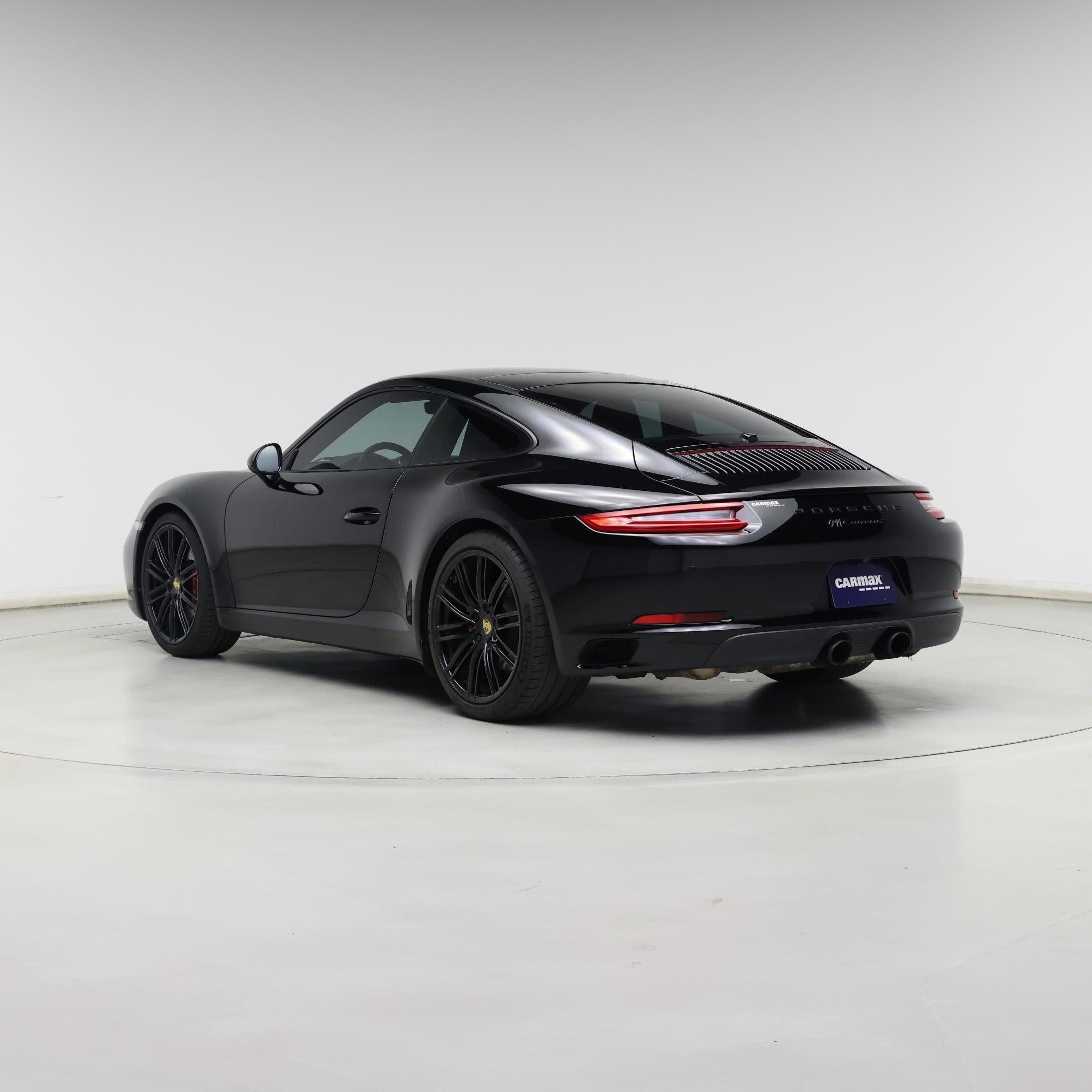 Thumbnail: 2017 Porsche 911 - 2