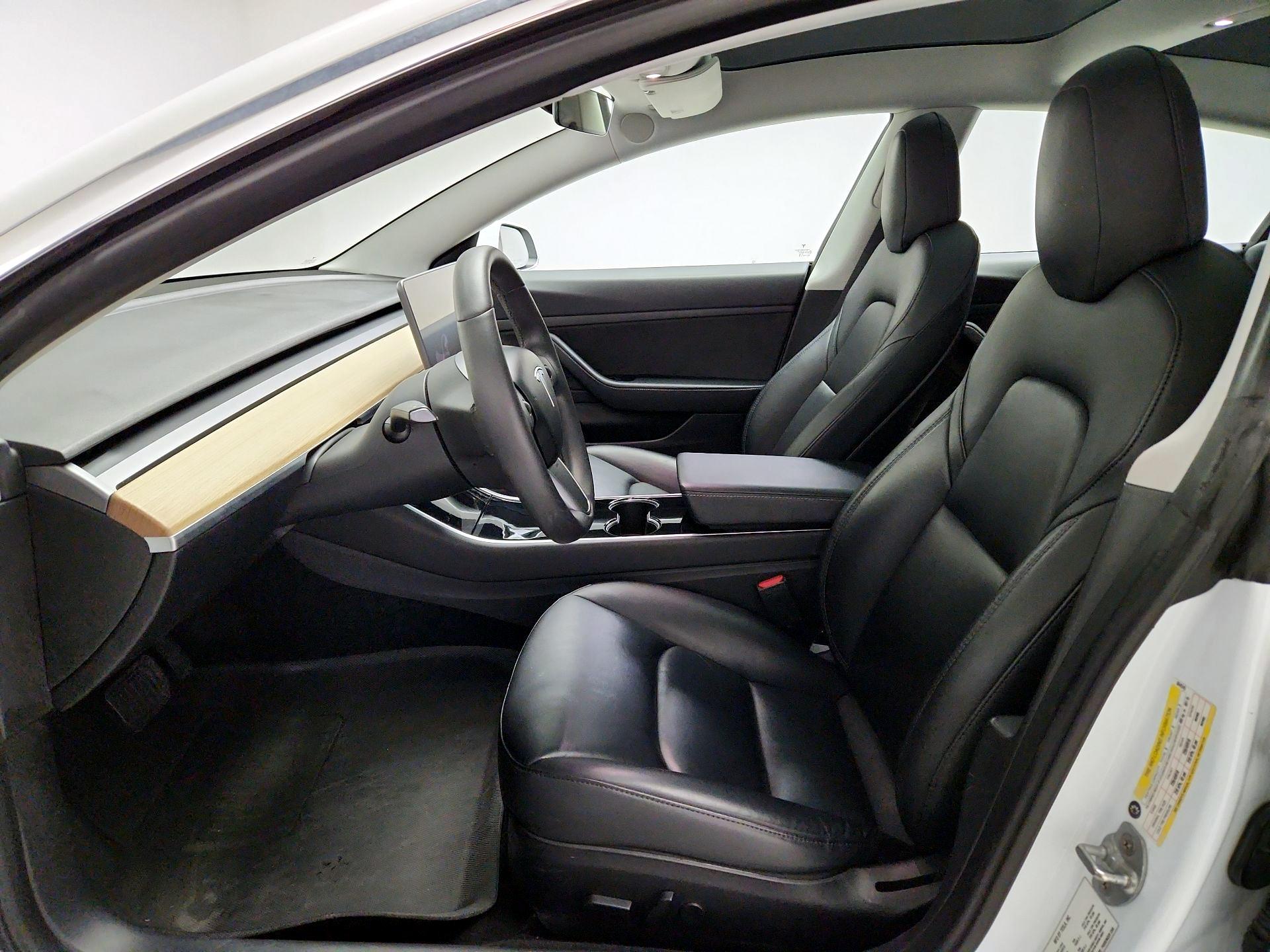 Thumbnail: 2020 Tesla Model 3 - 11