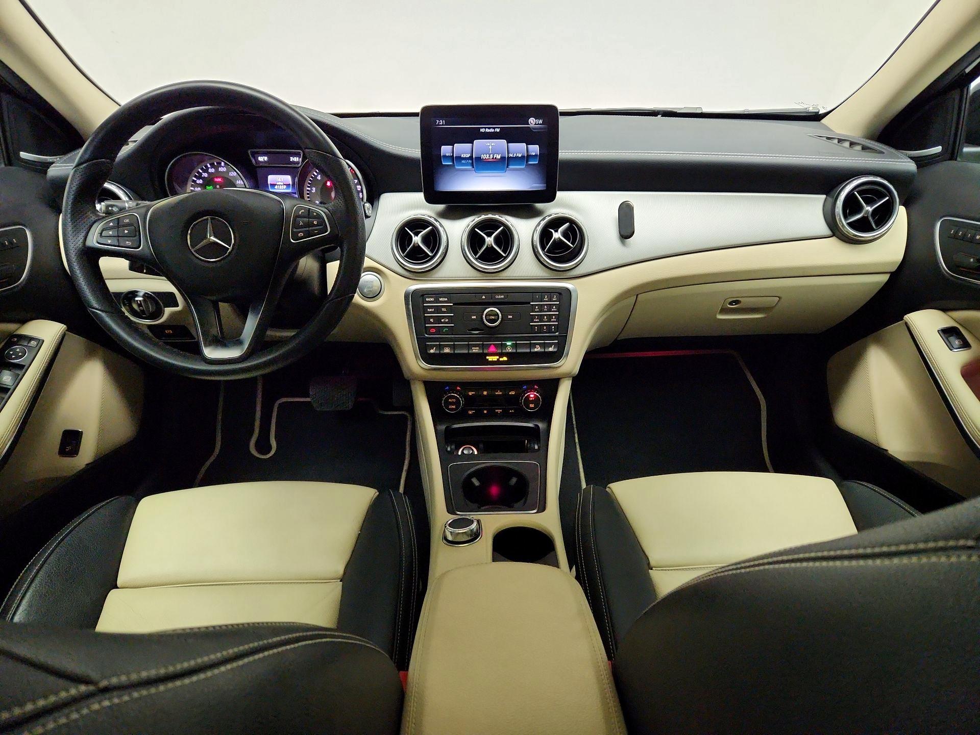 Thumbnail: 2017 Mercedes-Benz GLA - 9