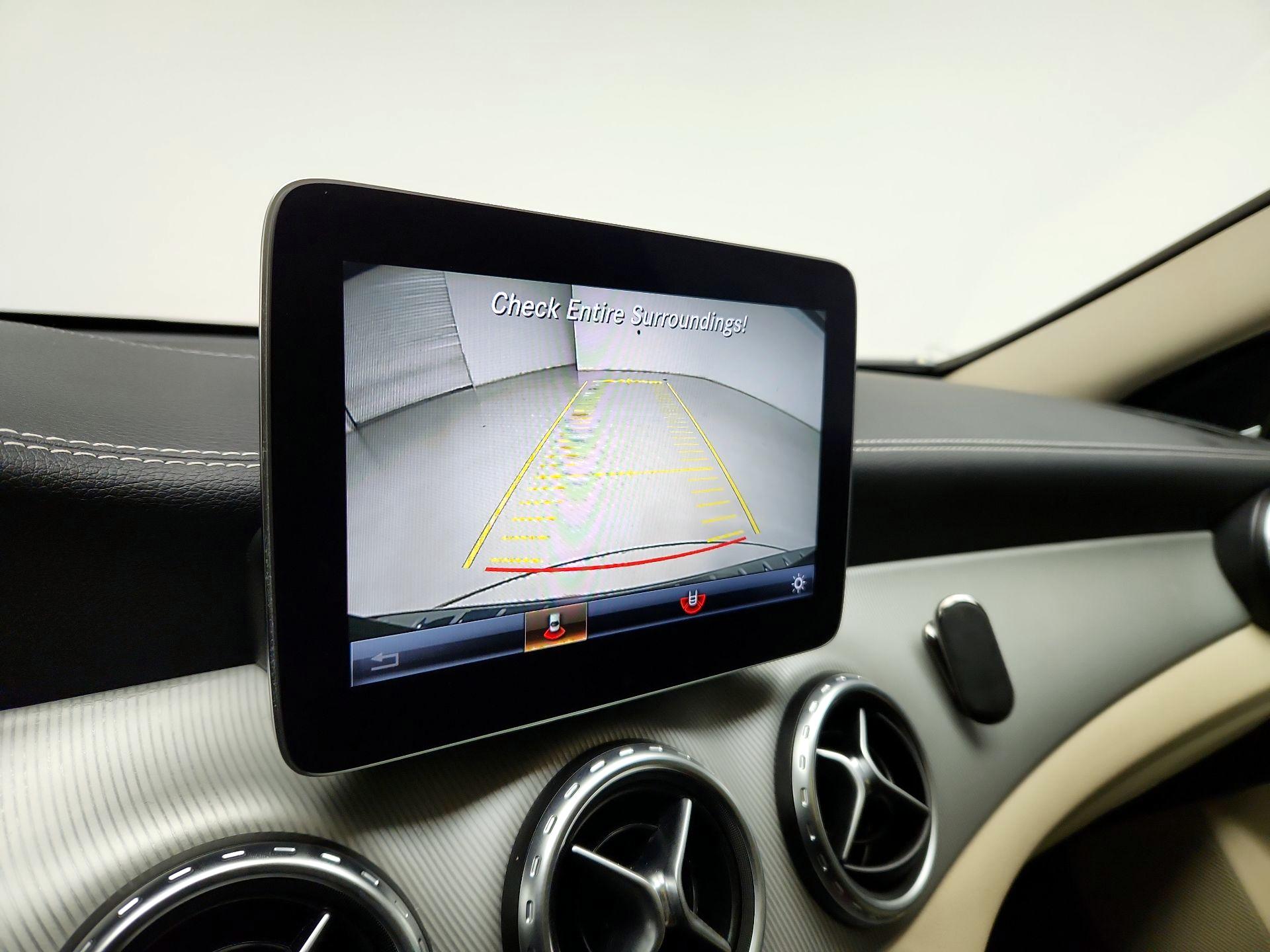 Thumbnail: 2017 Mercedes-Benz GLA - 15