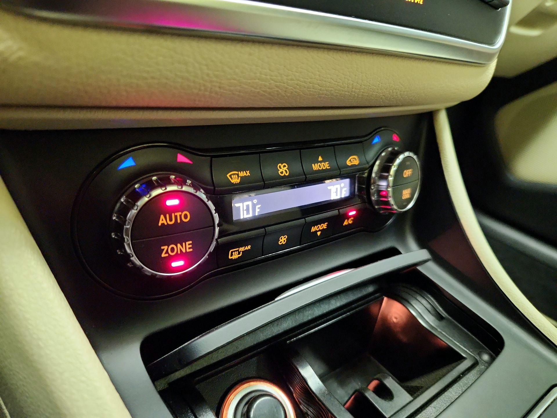 Thumbnail: 2017 Mercedes-Benz GLA - 17