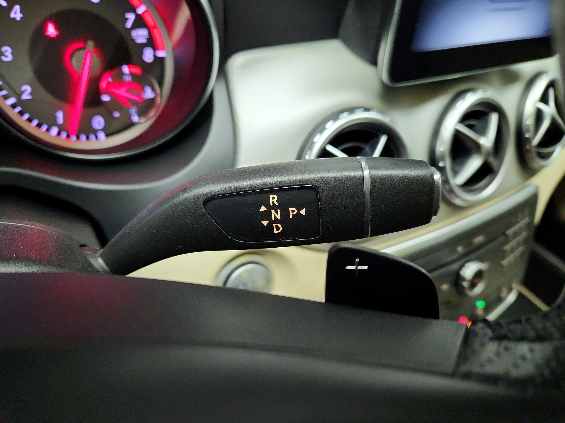 Thumbnail: 2017 Mercedes-Benz GLA - 18