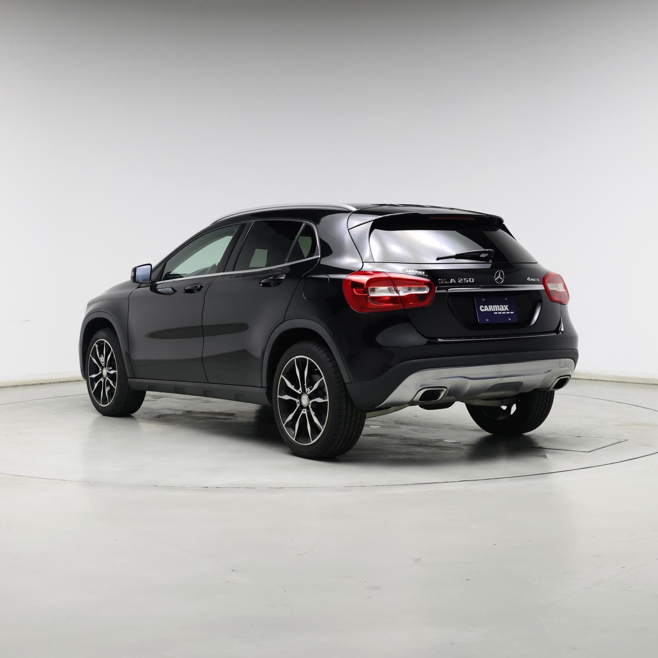 Thumbnail: 2017 Mercedes-Benz GLA - 2