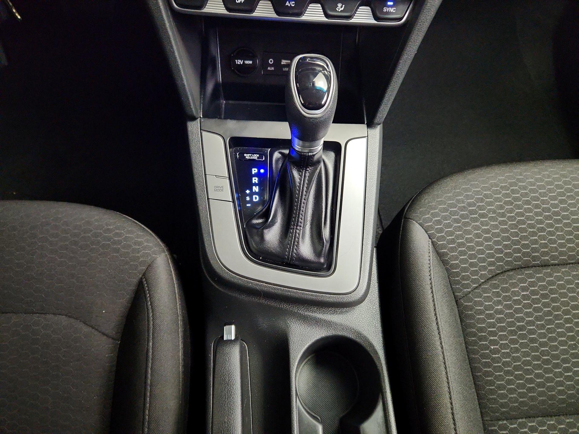 Thumbnail: 2020 Hyundai Elantra - 17