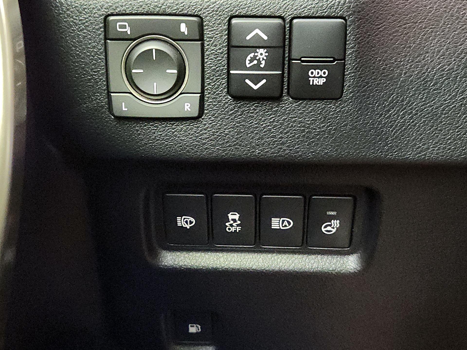 Thumbnail: 2021 Lexus GX - 13