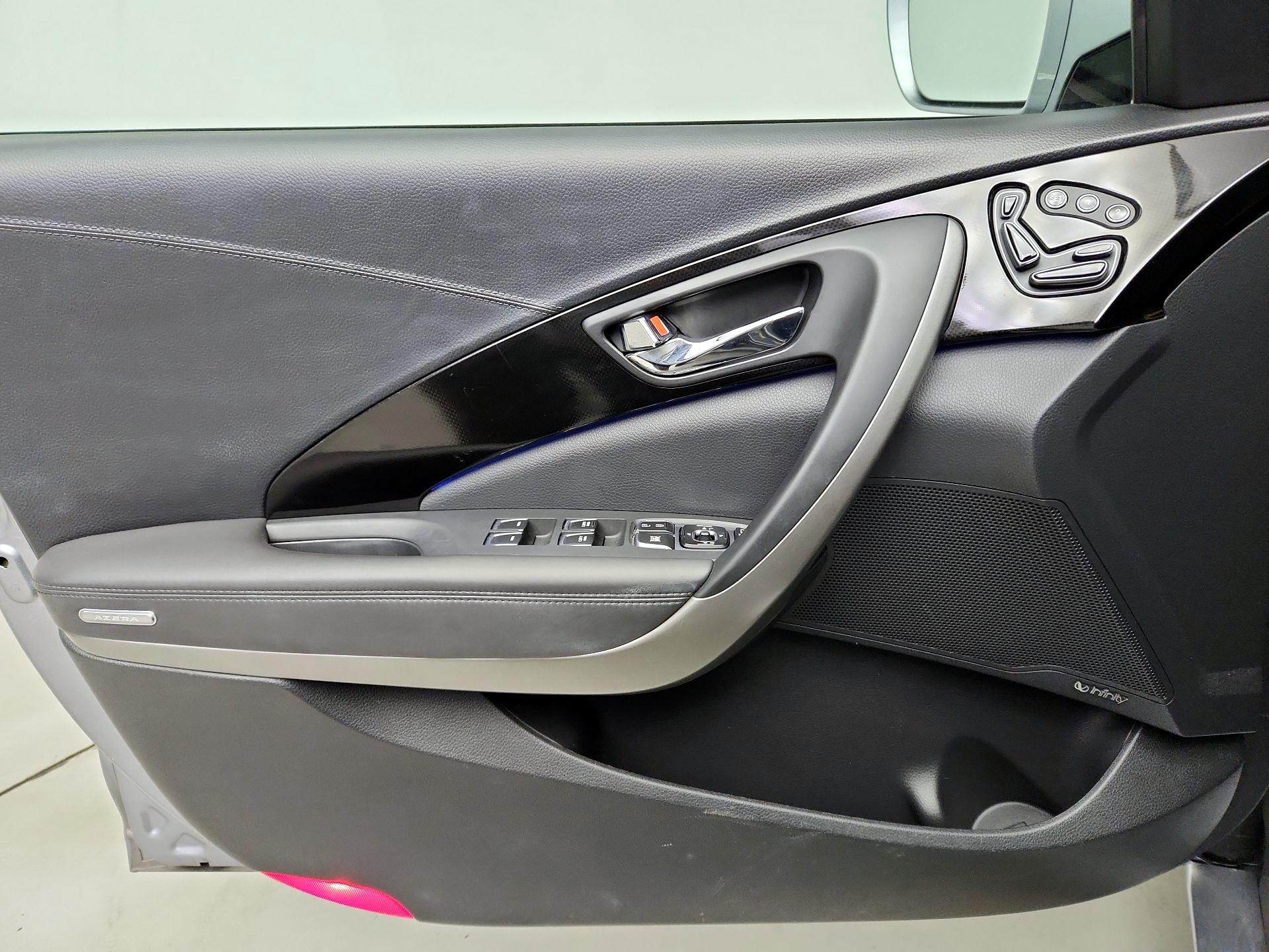 Thumbnail: 2016 Hyundai Azera - 12