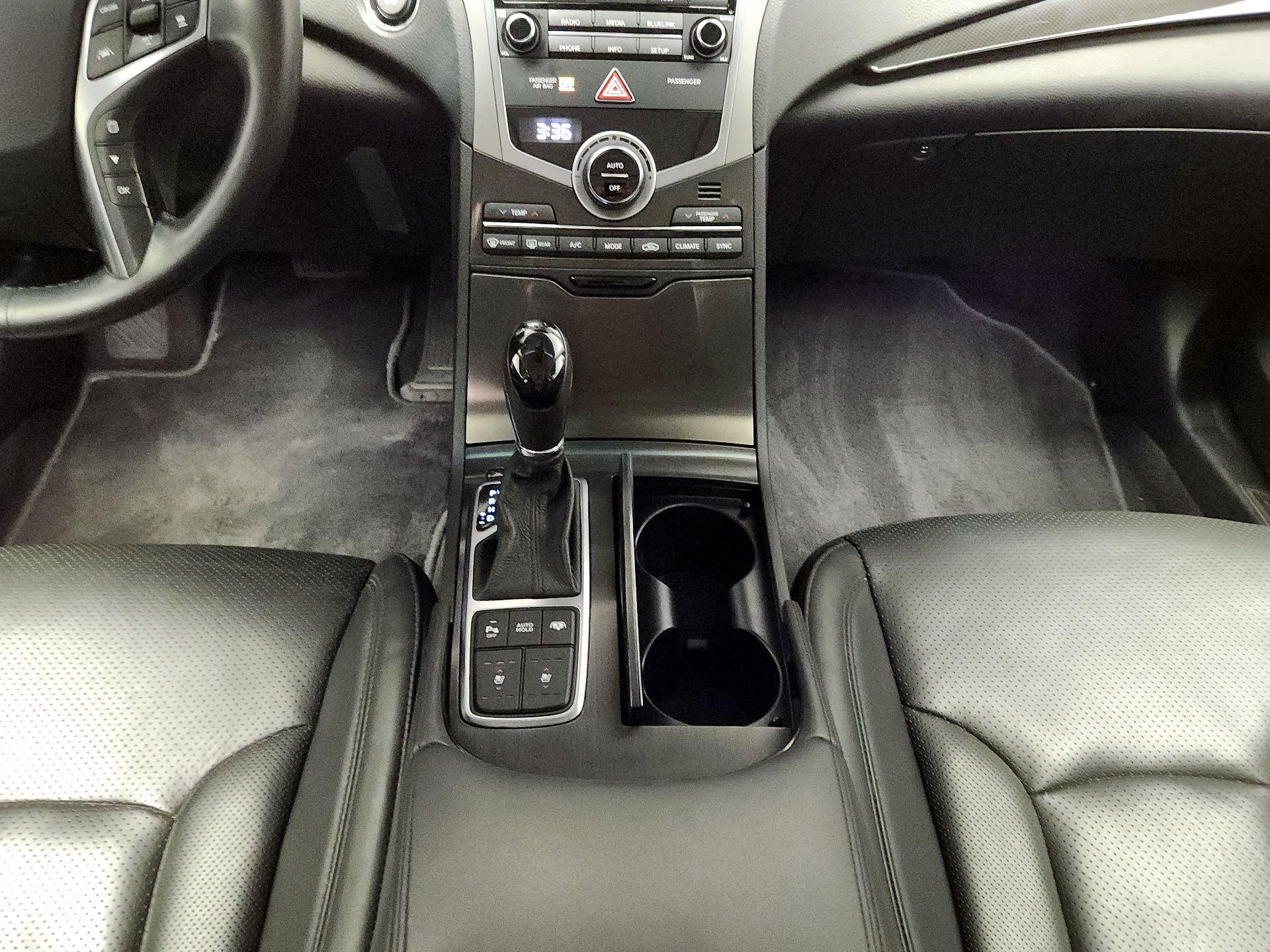 Thumbnail: 2016 Hyundai Azera - 18