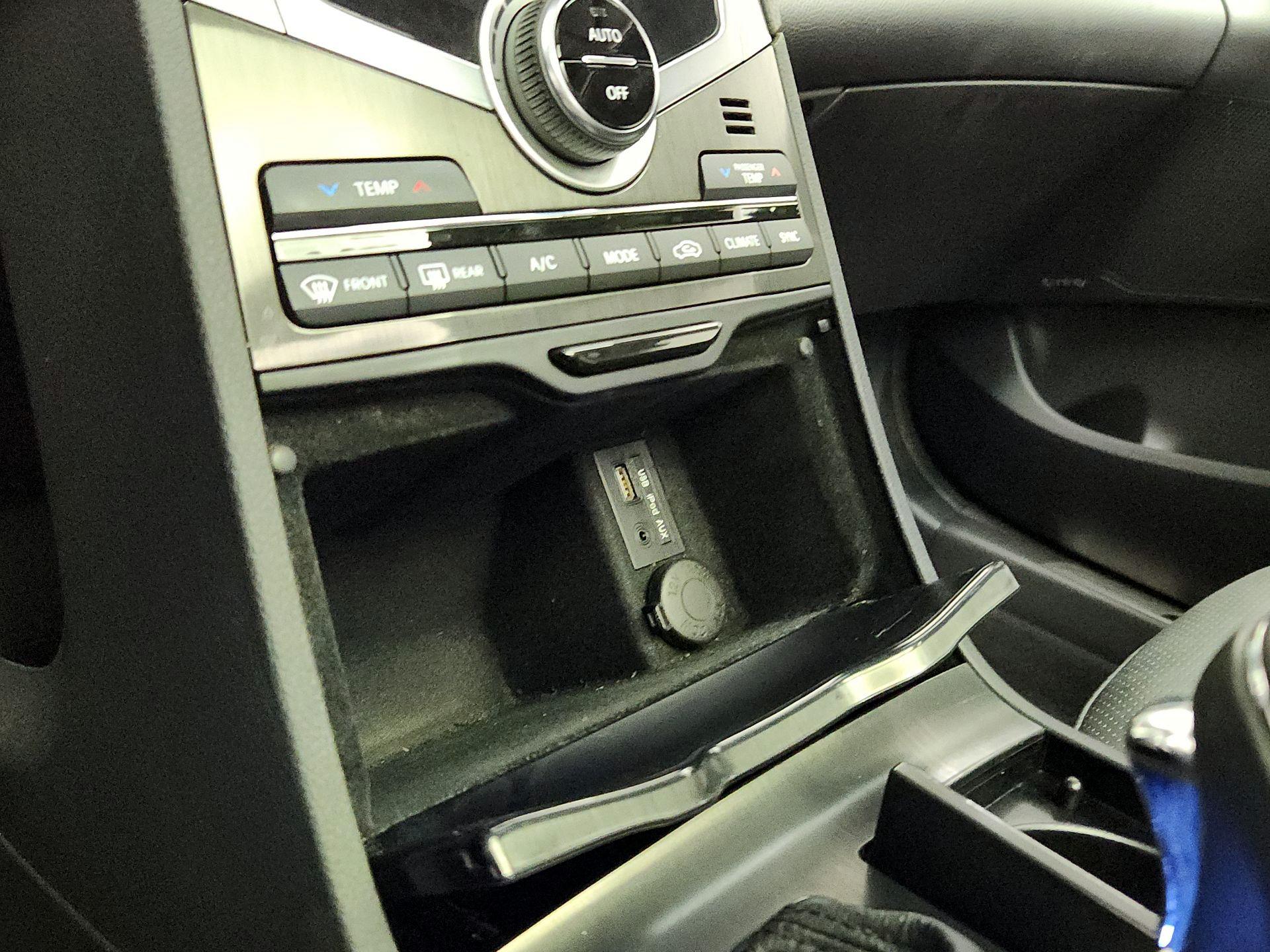 Thumbnail: 2016 Hyundai Azera - 19