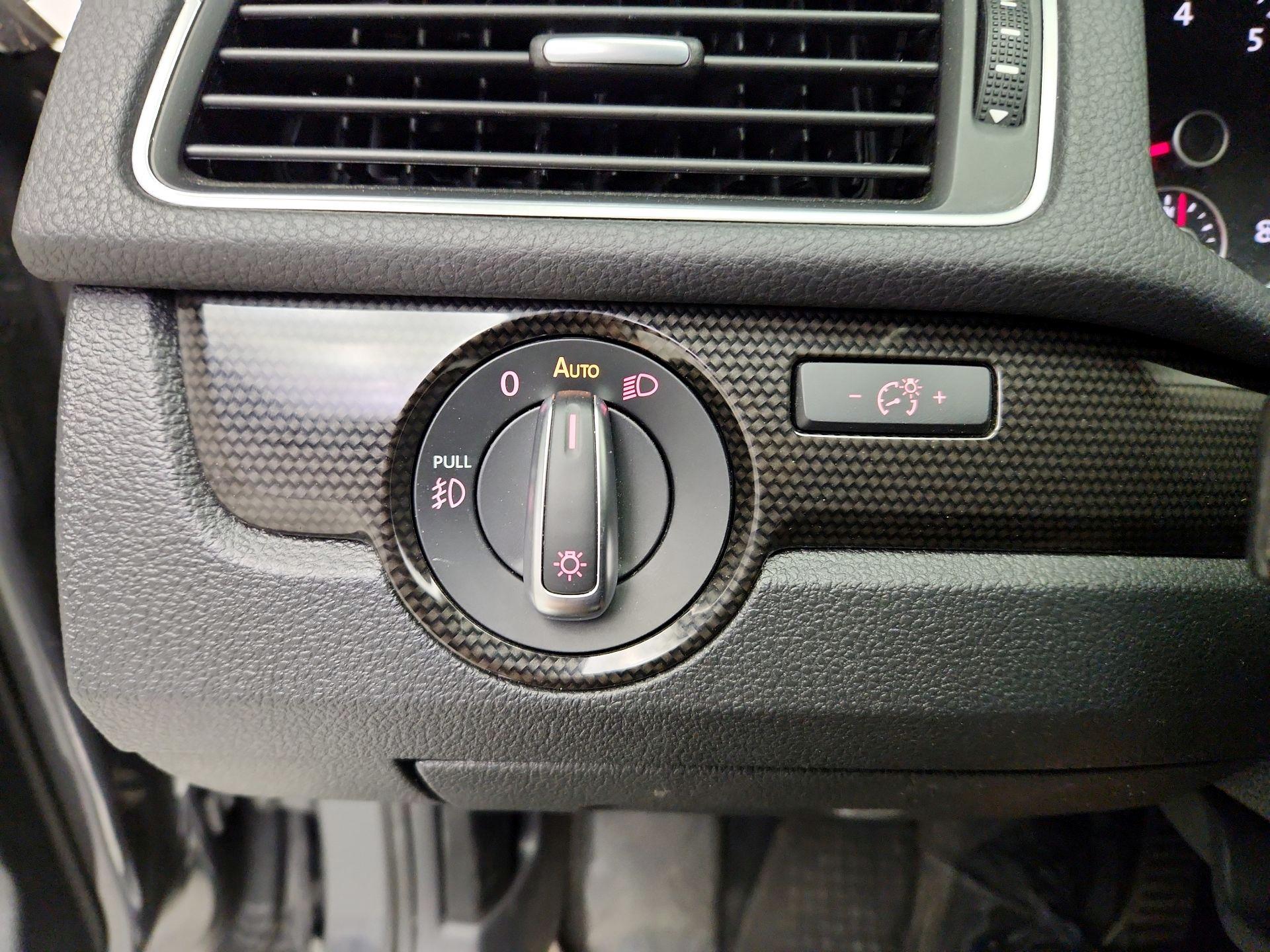 Thumbnail: 2015 Volkswagen Passat - 13