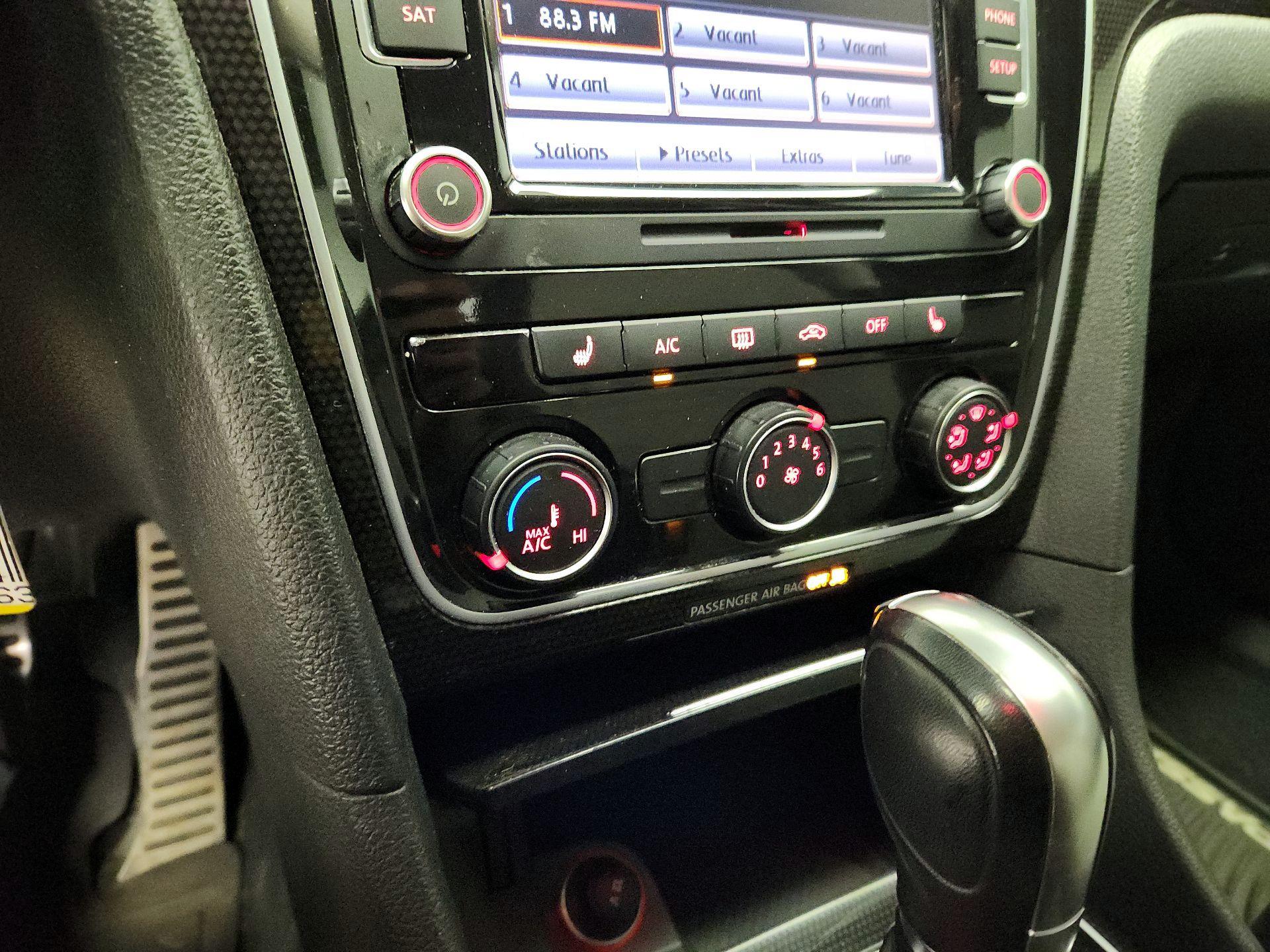 Thumbnail: 2015 Volkswagen Passat - 16