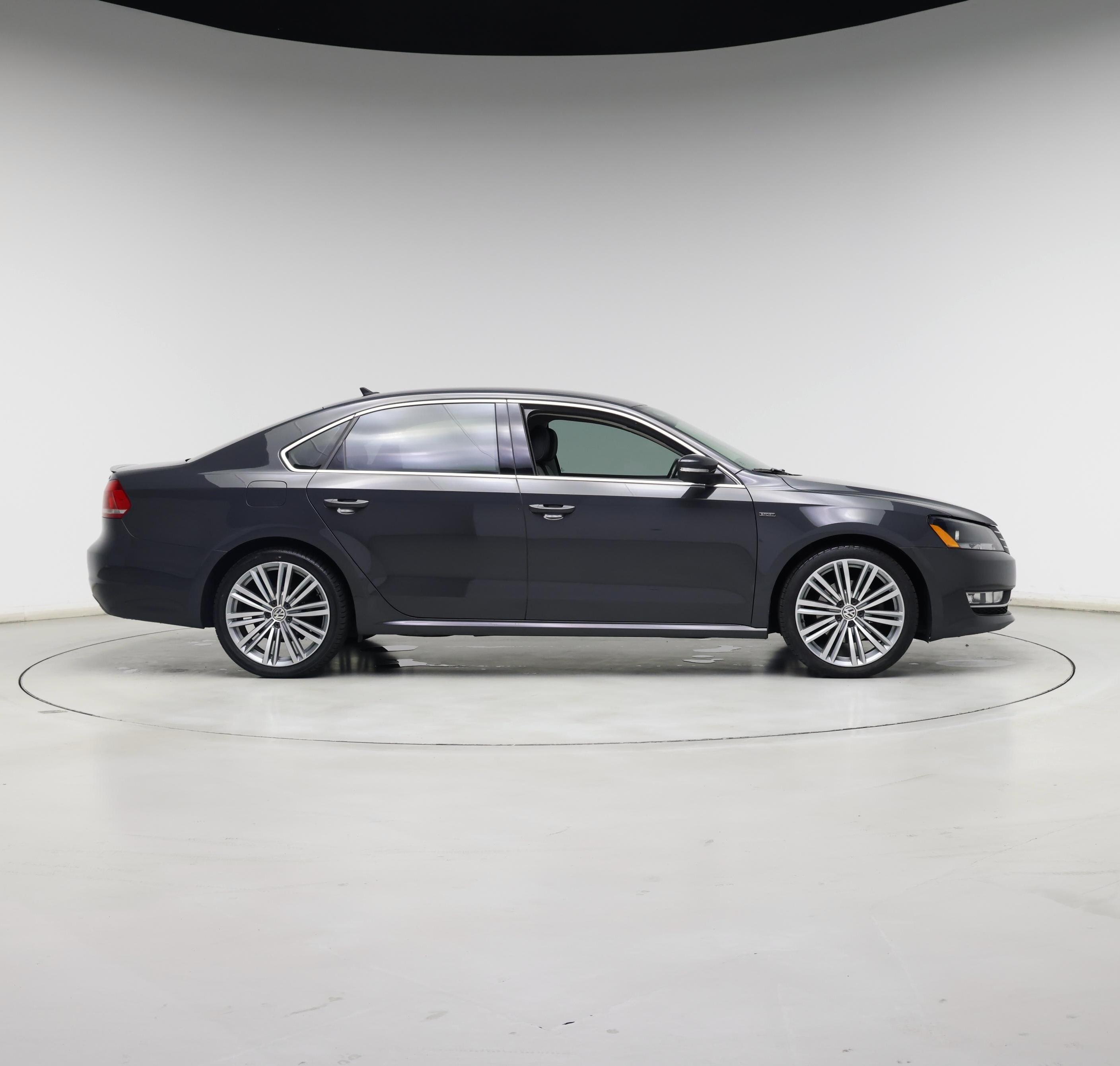 Thumbnail: 2015 Volkswagen Passat - 7