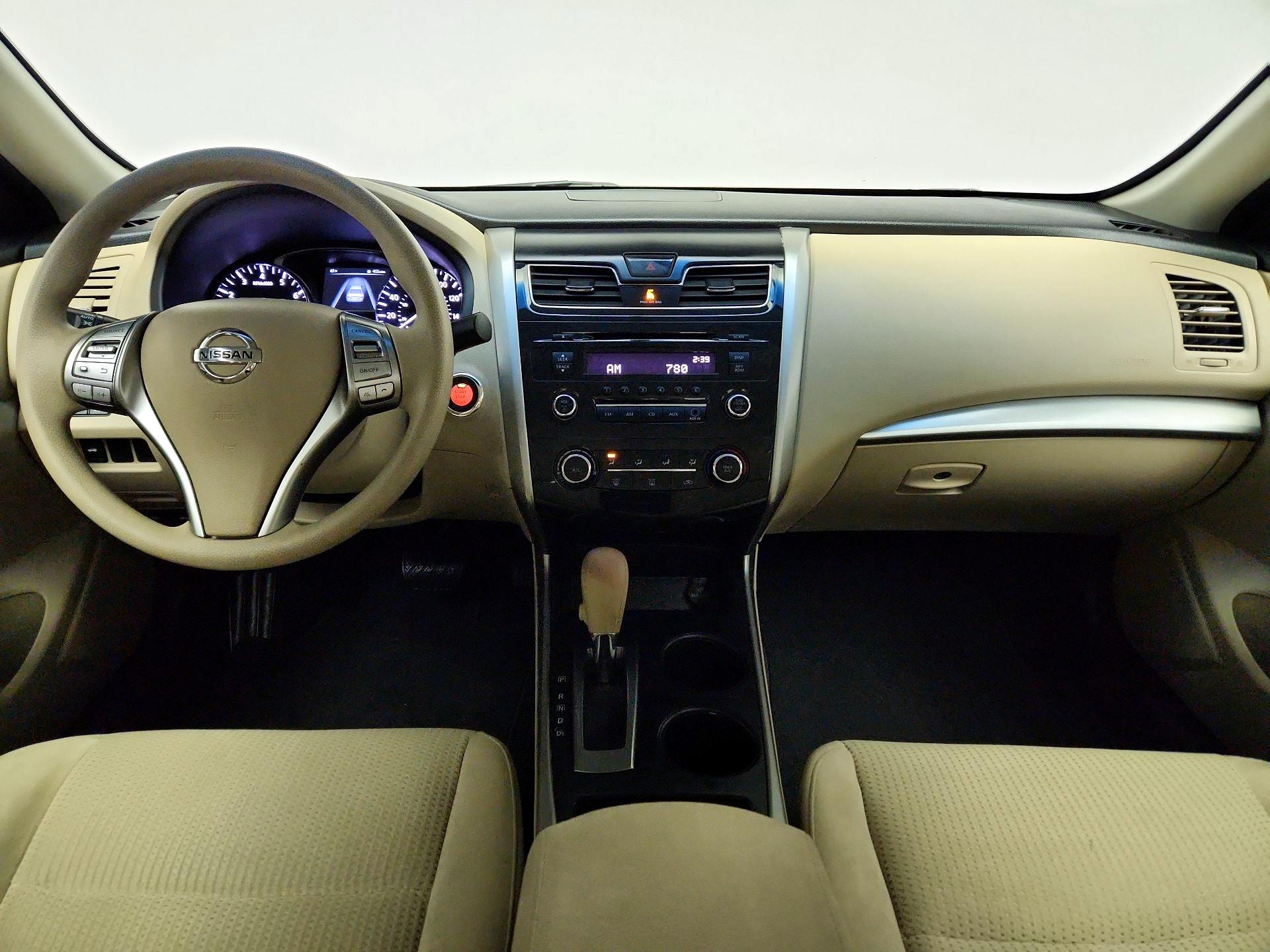 Thumbnail: 2015 Nissan Altima - 9