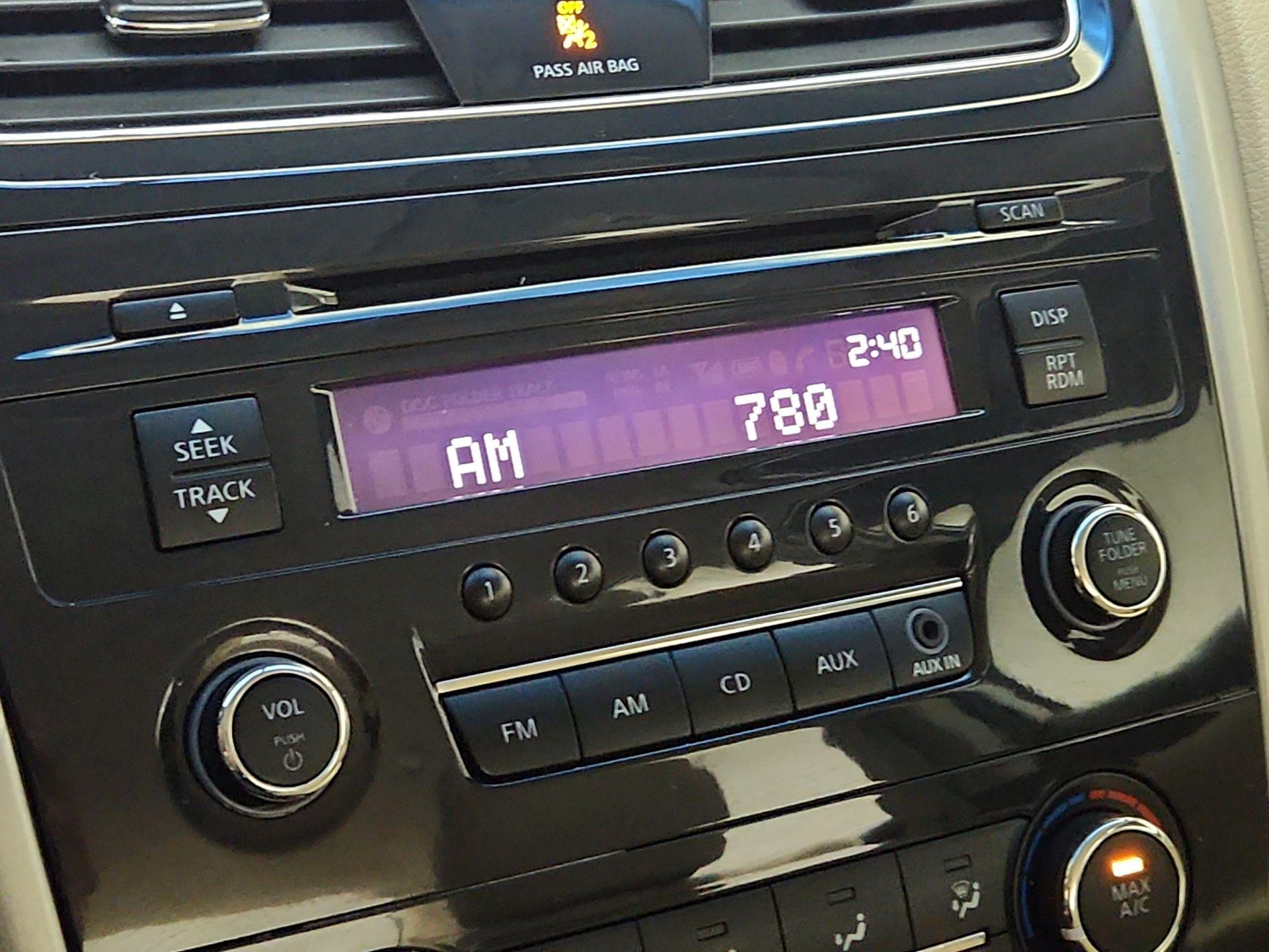 Thumbnail: 2015 Nissan Altima - 14