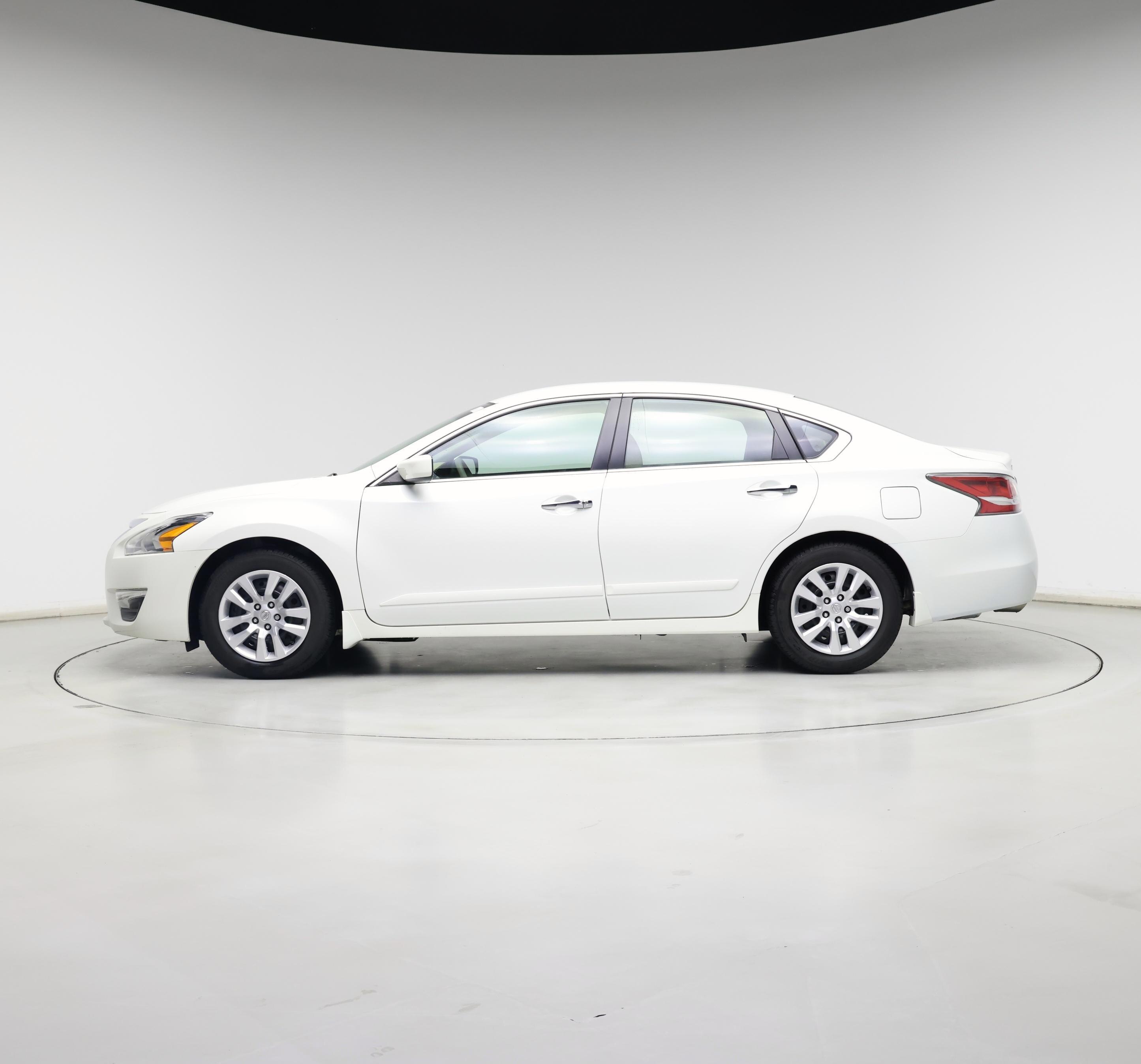 Thumbnail: 2015 Nissan Altima - 3