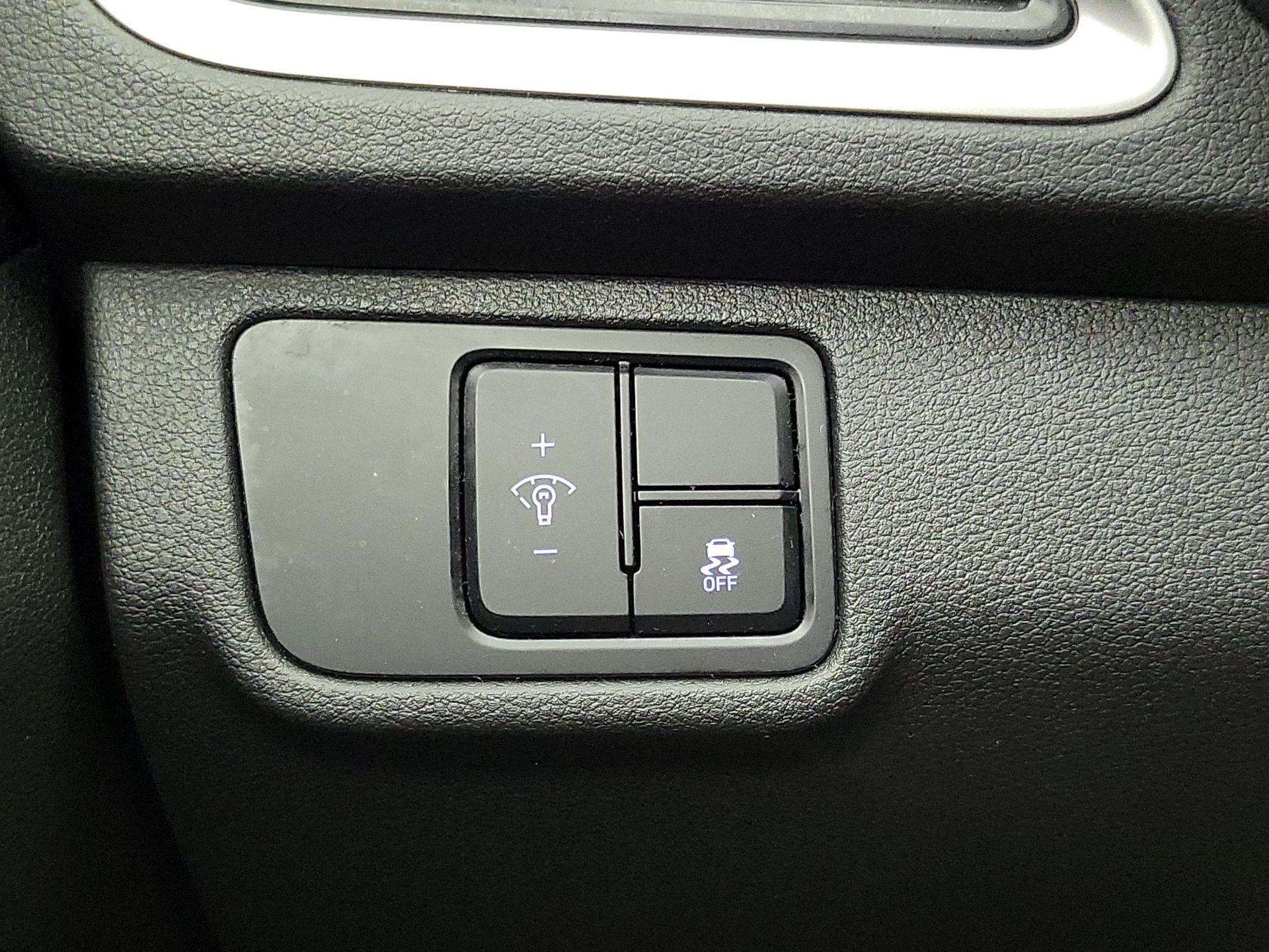 Thumbnail: 2022 Hyundai Accent - 13