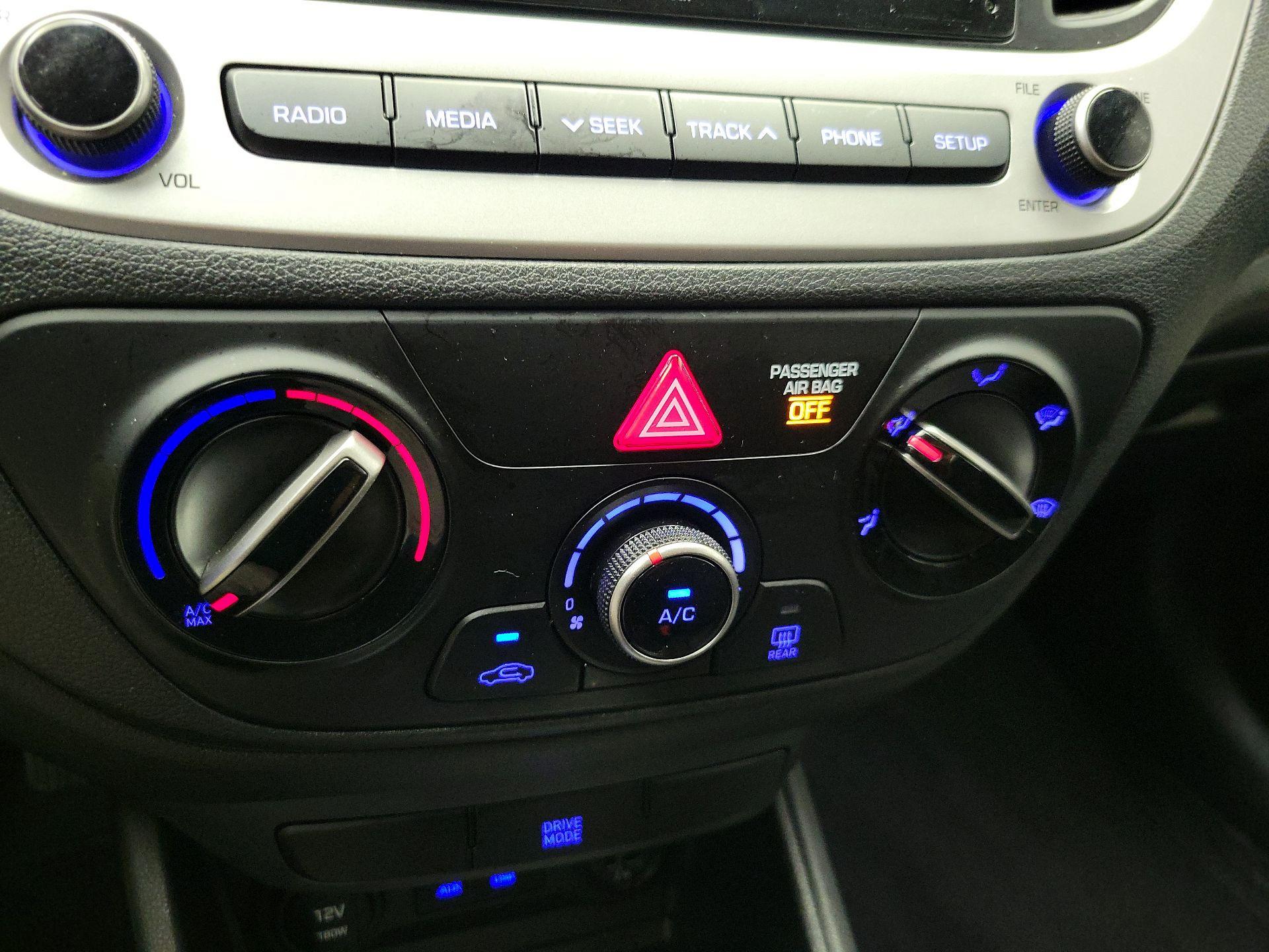 Thumbnail: 2022 Hyundai Accent - 16