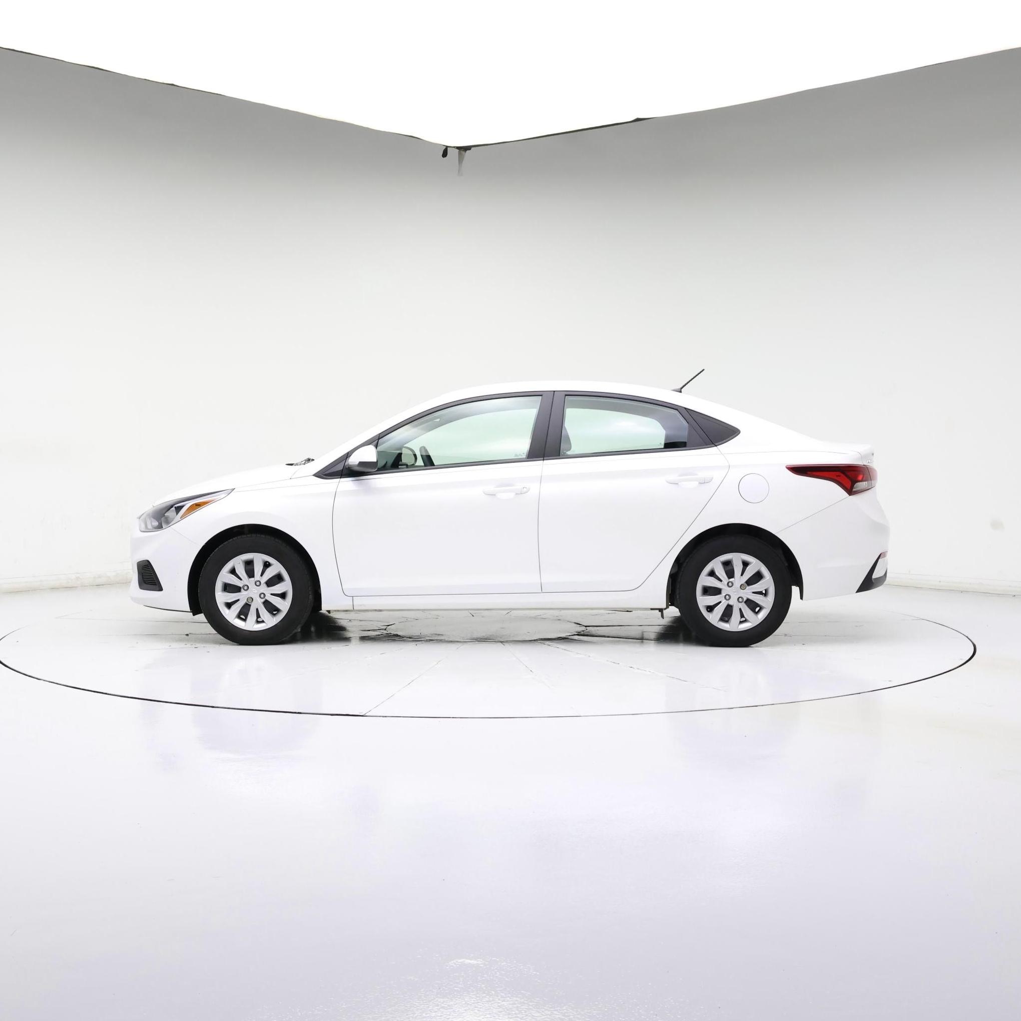 Thumbnail: 2022 Hyundai Accent - 3