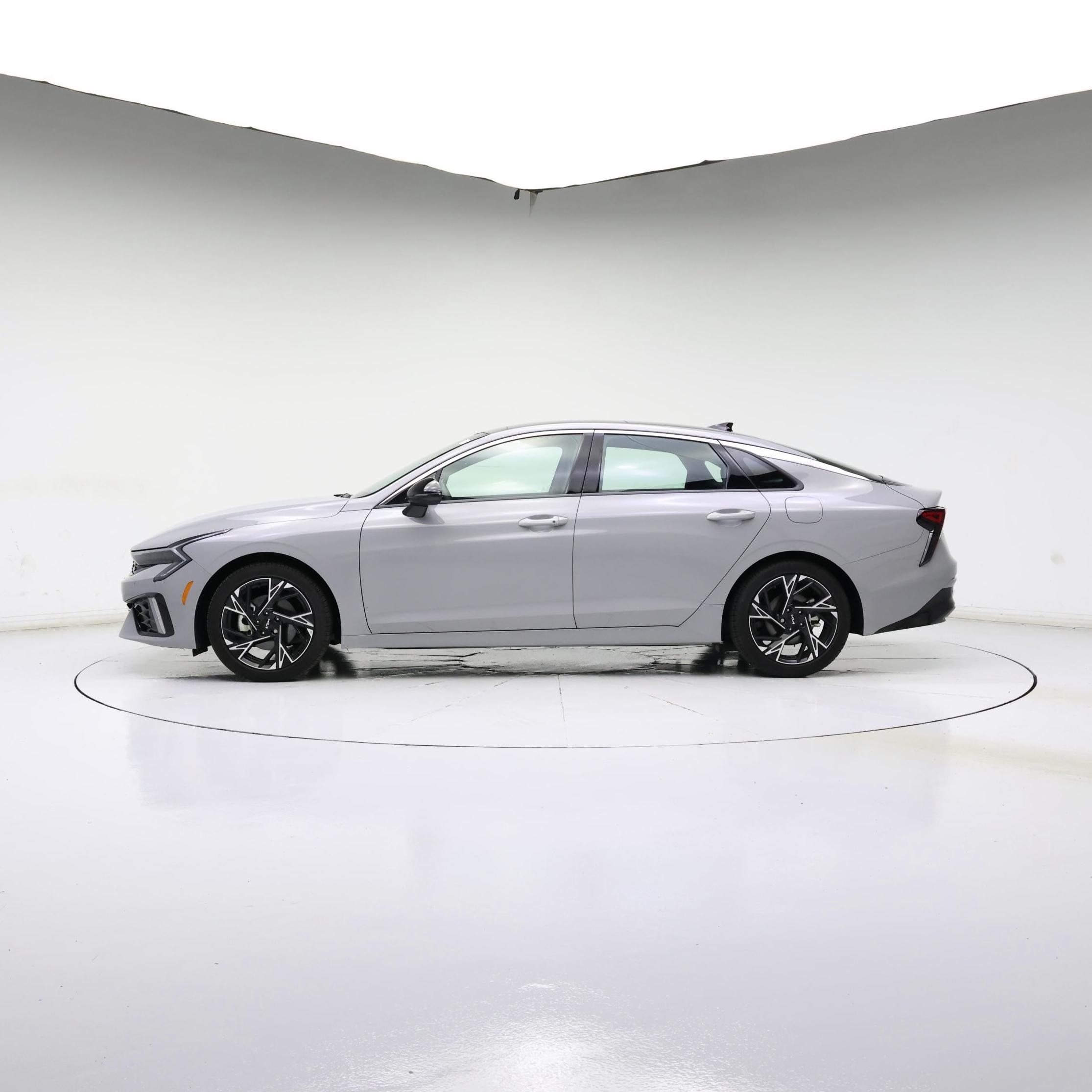 Thumbnail: 2025 Kia K5 - 3