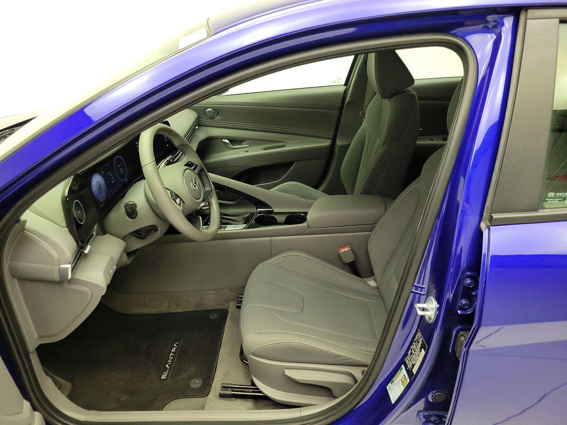 Thumbnail: 2023 Hyundai Elantra - 11