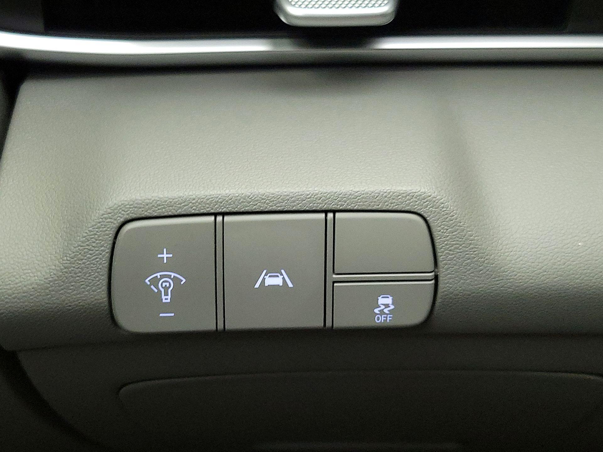 Thumbnail: 2023 Hyundai Elantra - 13