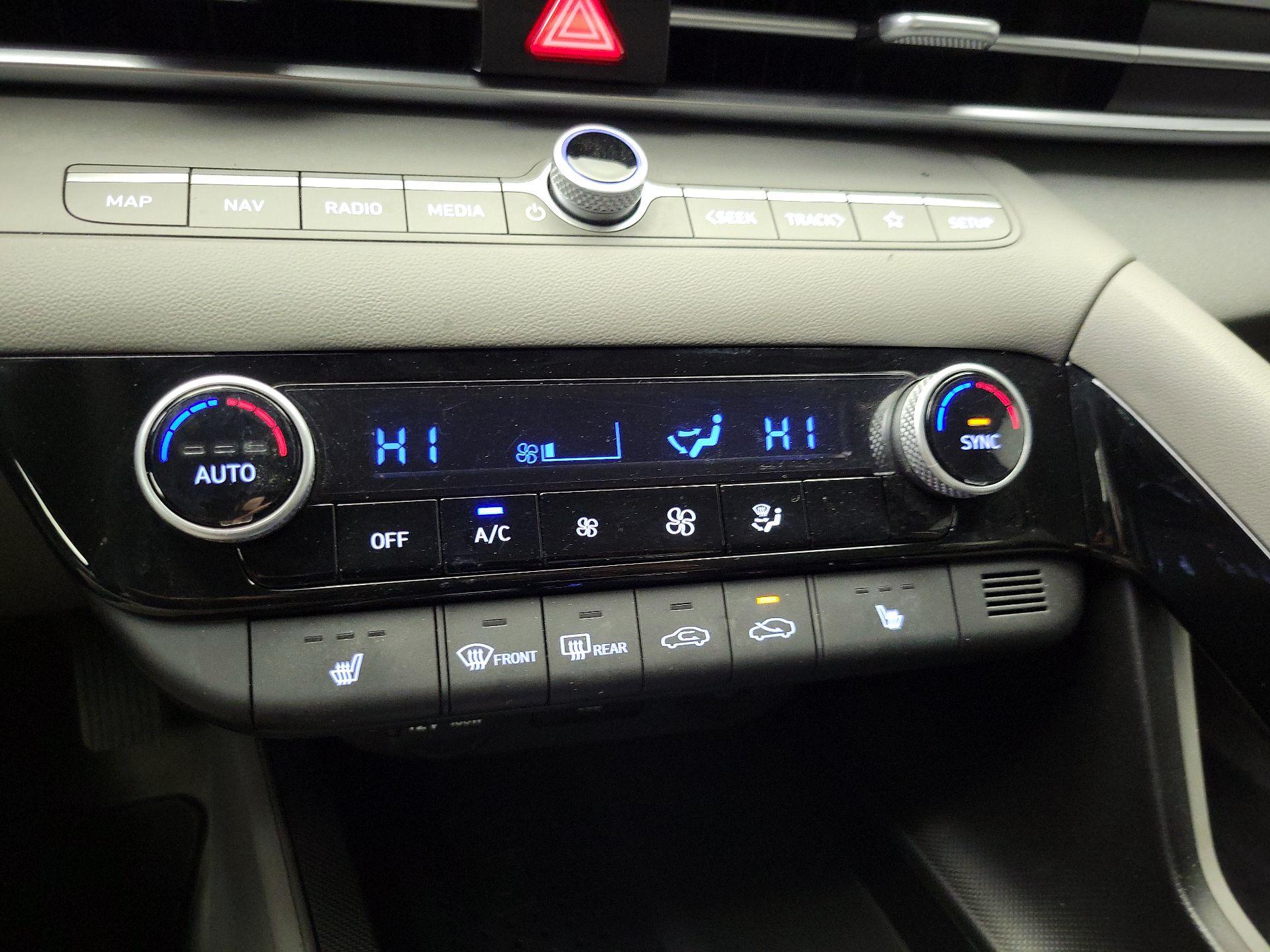 Thumbnail: 2023 Hyundai Elantra - 17