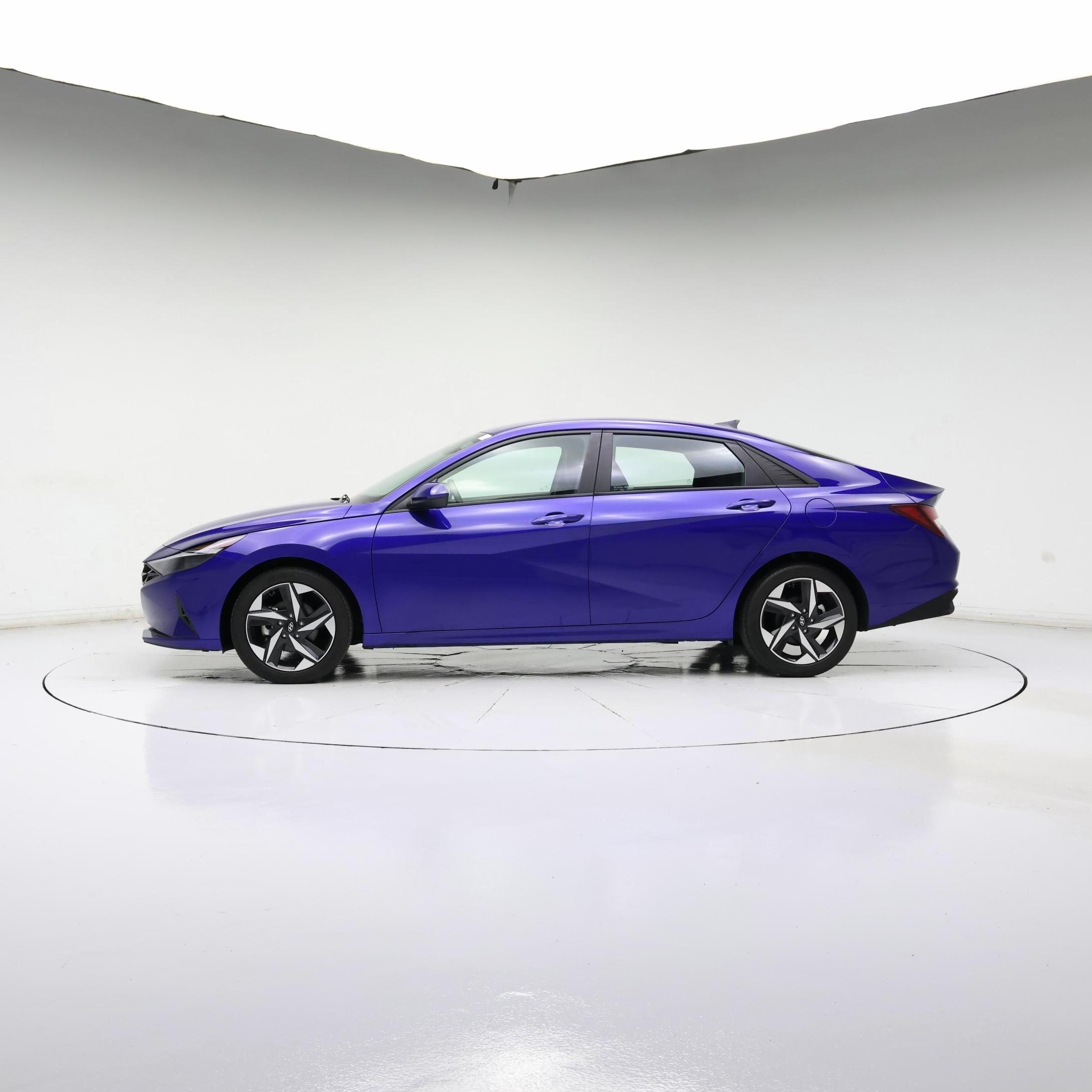 Thumbnail: 2023 Hyundai Elantra - 3