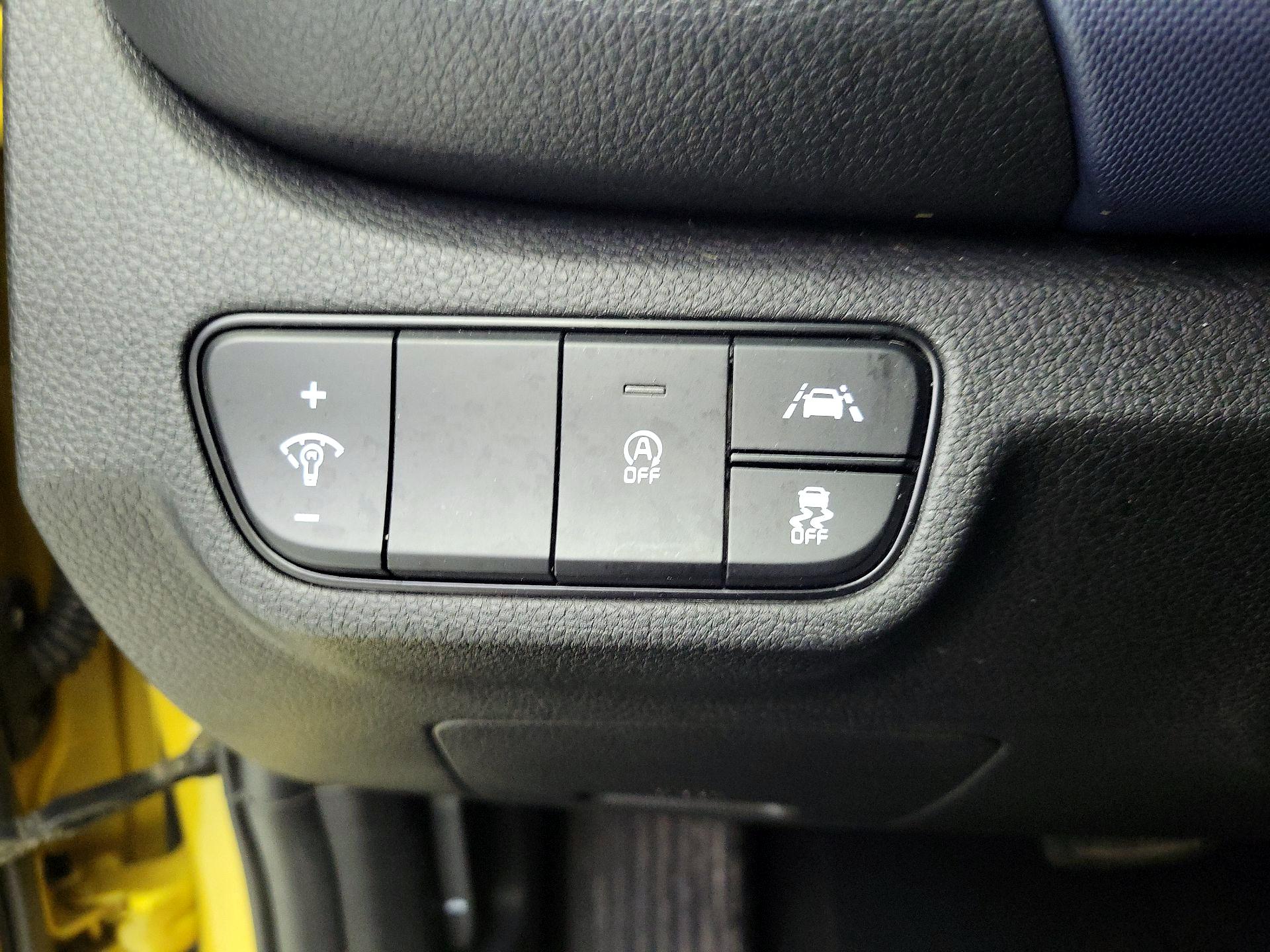 Thumbnail: 2023 Kia Seltos - 13