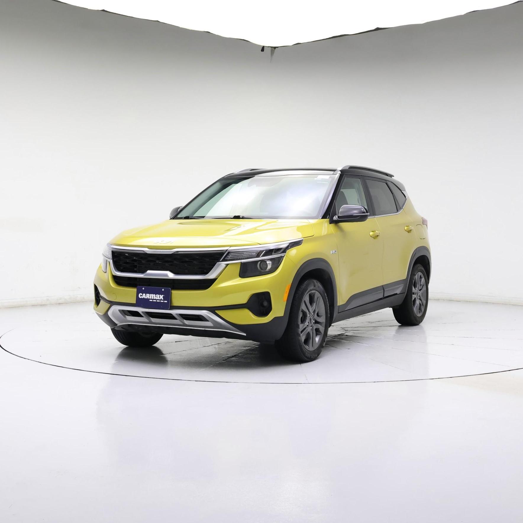 Thumbnail: 2023 Kia Seltos - 4