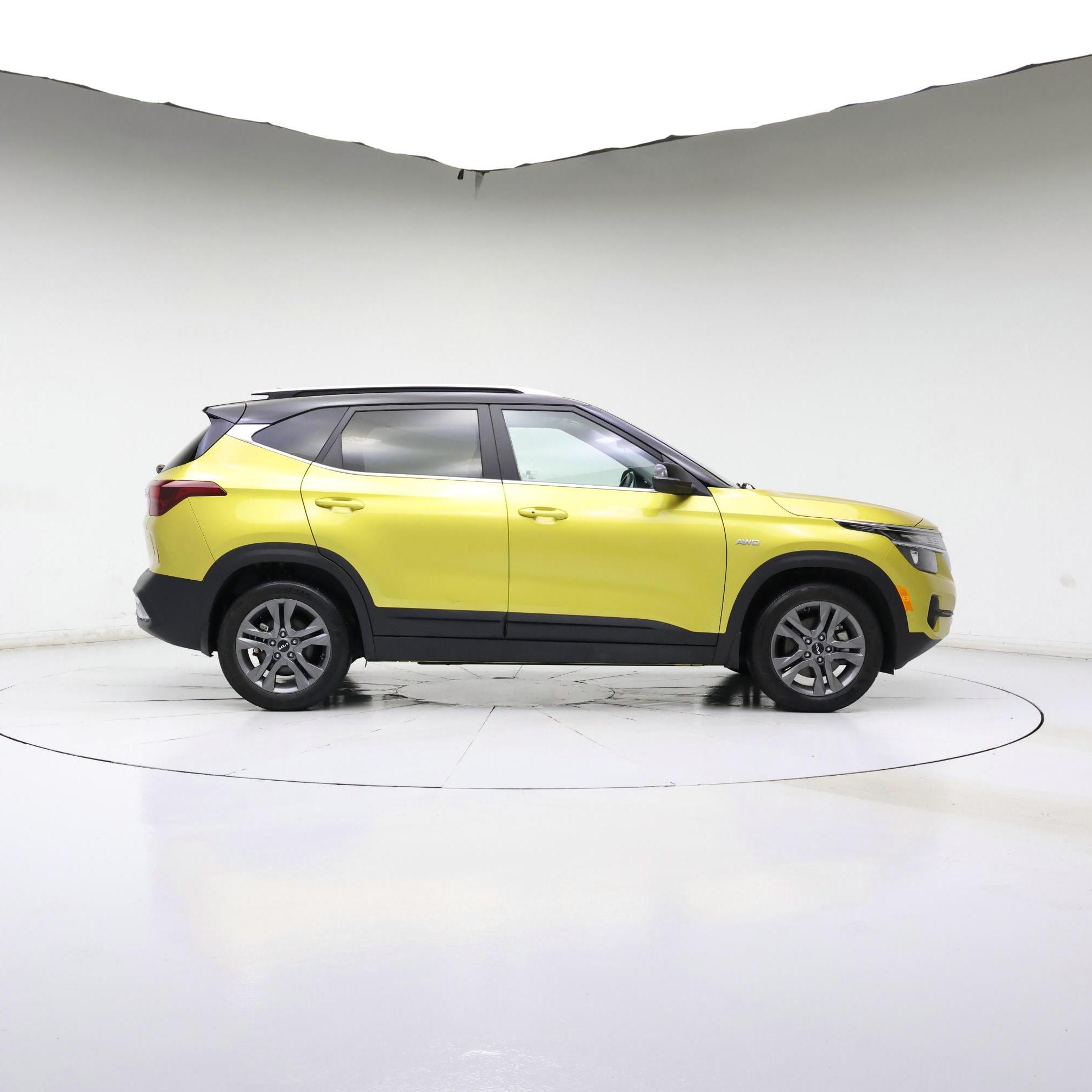 Thumbnail: 2023 Kia Seltos - 7