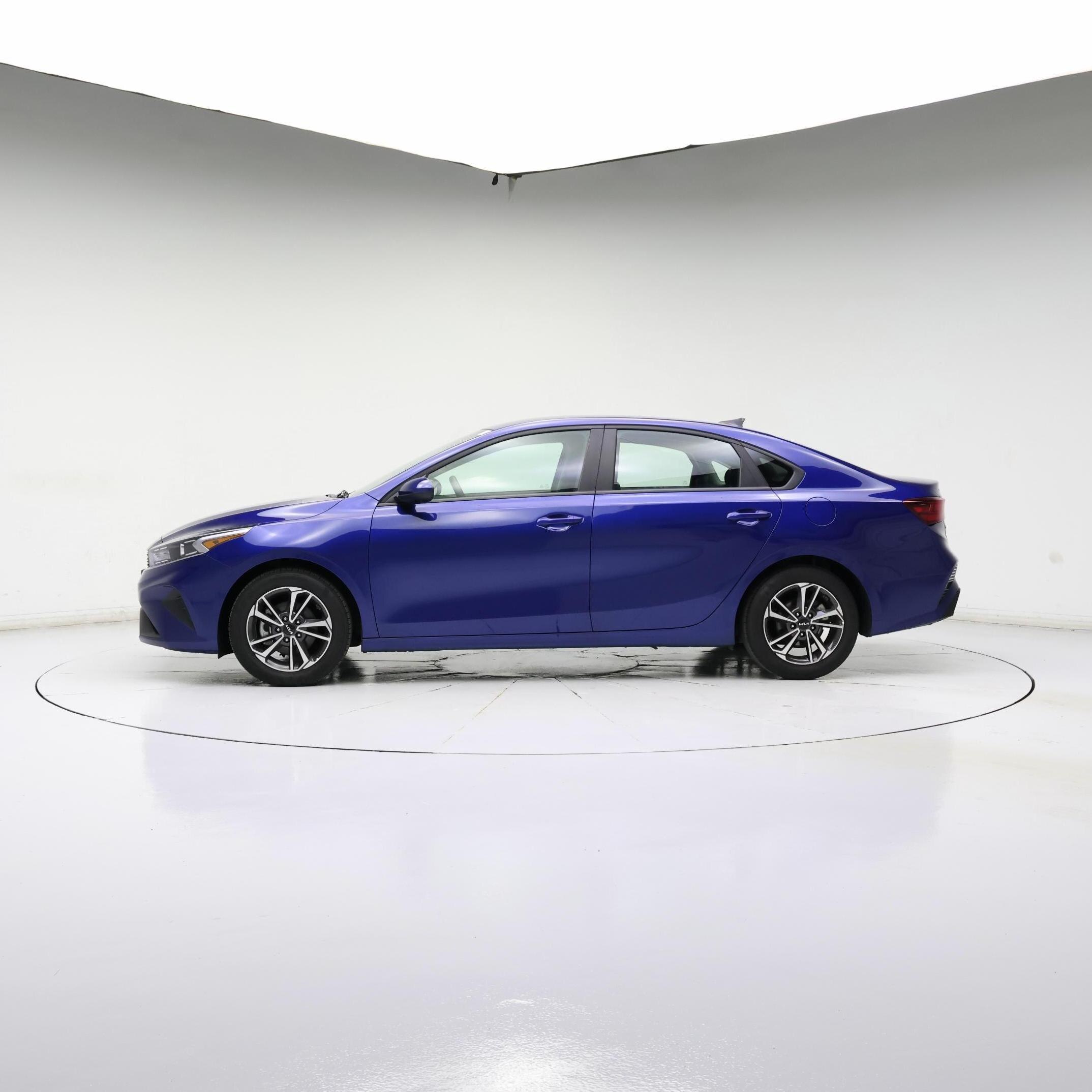 Thumbnail: 2024 Kia Forte - 3